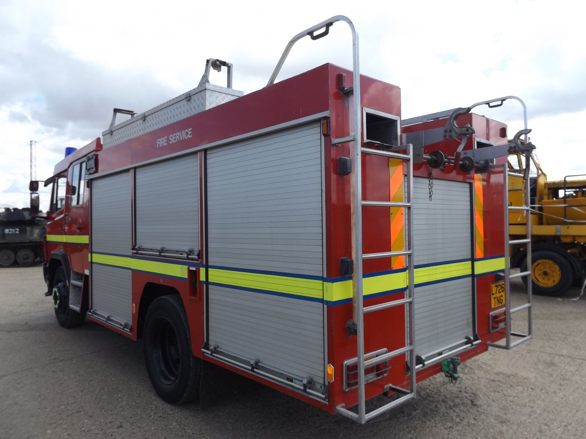 Mercedes 1124 Fire Engine - Image 5 of 16