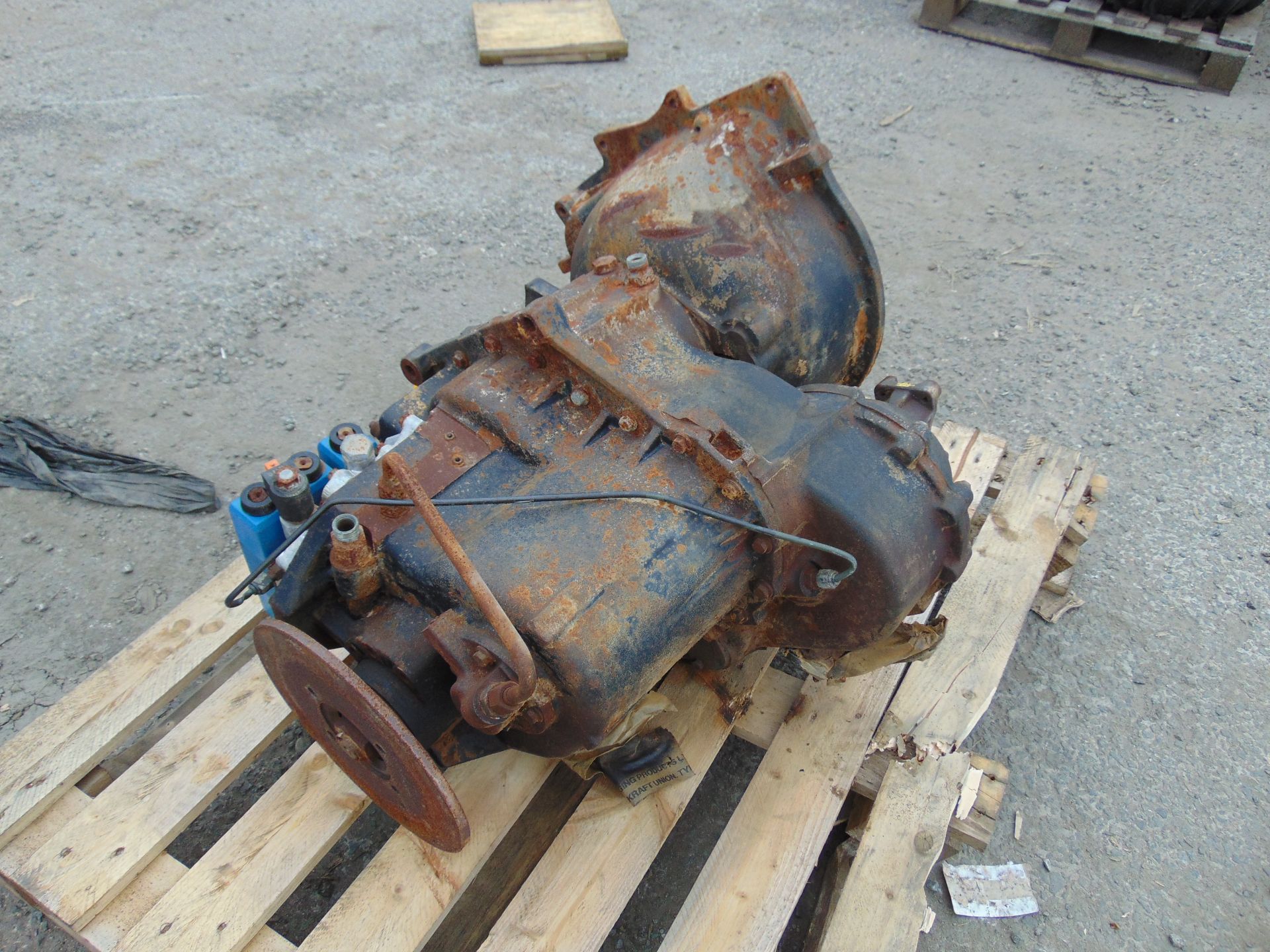 Excavator Gearbox - Image 5 of 11