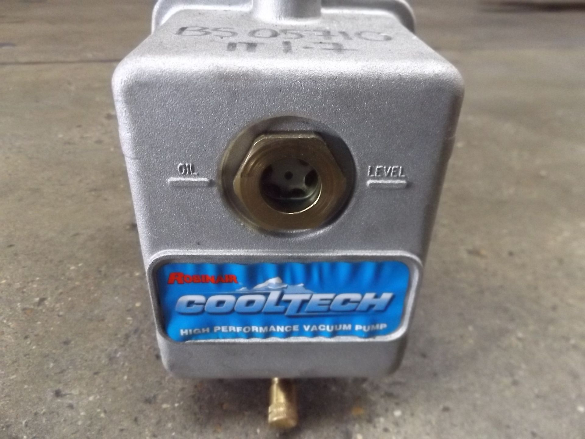 Robinair Cooltech High Performance Vacuum Pump - Image 5 of 7
