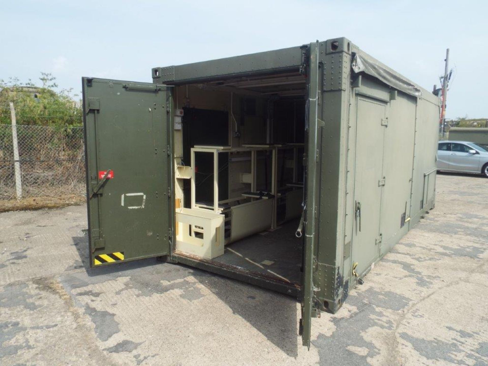 20ft ISO Shipping Container/ Office Unit C/W Twist Locks, Work Stations, Electrics, Lights etc