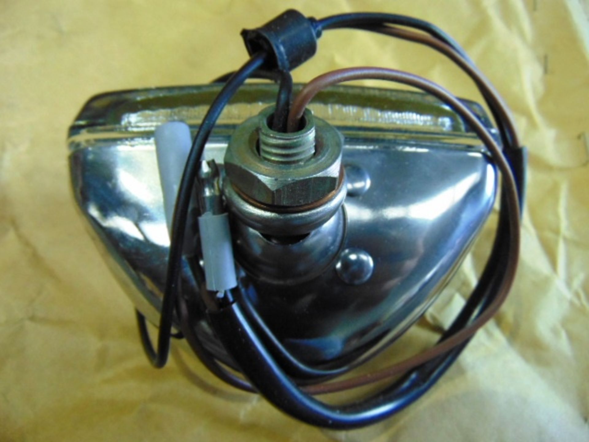 9 x Vintage Classic Car Wipac S210 SAE R72 Reversing Lamp Assys. - Image 2 of 9