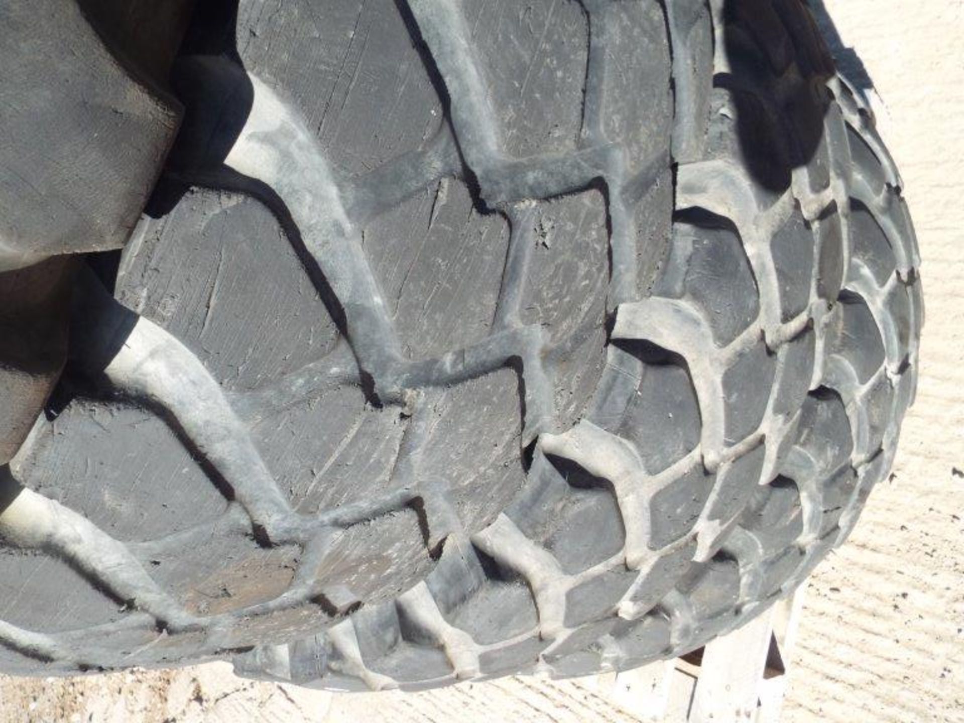 5 x Michelin 16.00 R20 XZL Tyres - Image 3 of 8