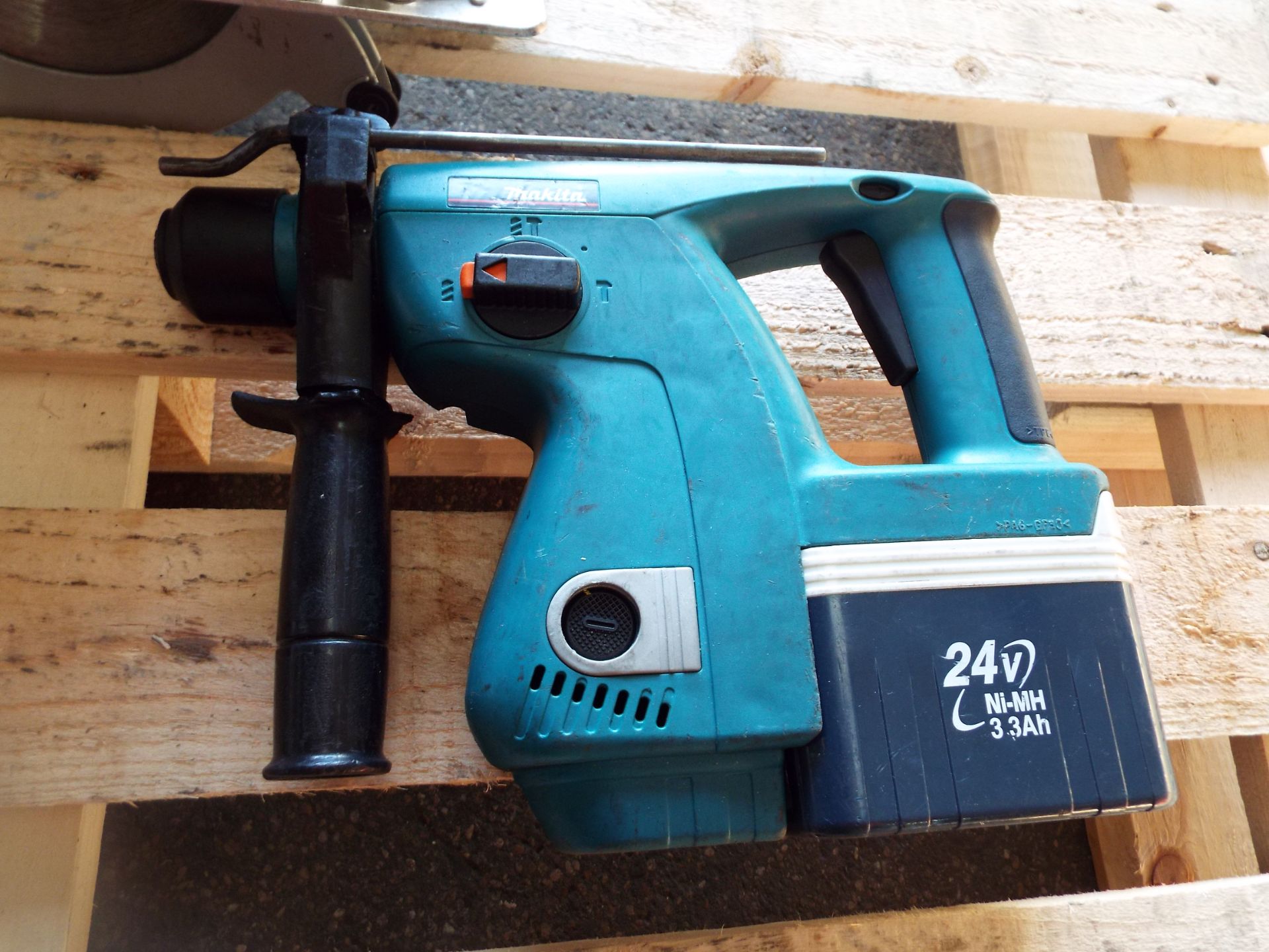 3 x Makita Power Tools with Batteries and Charger - Image 4 of 9