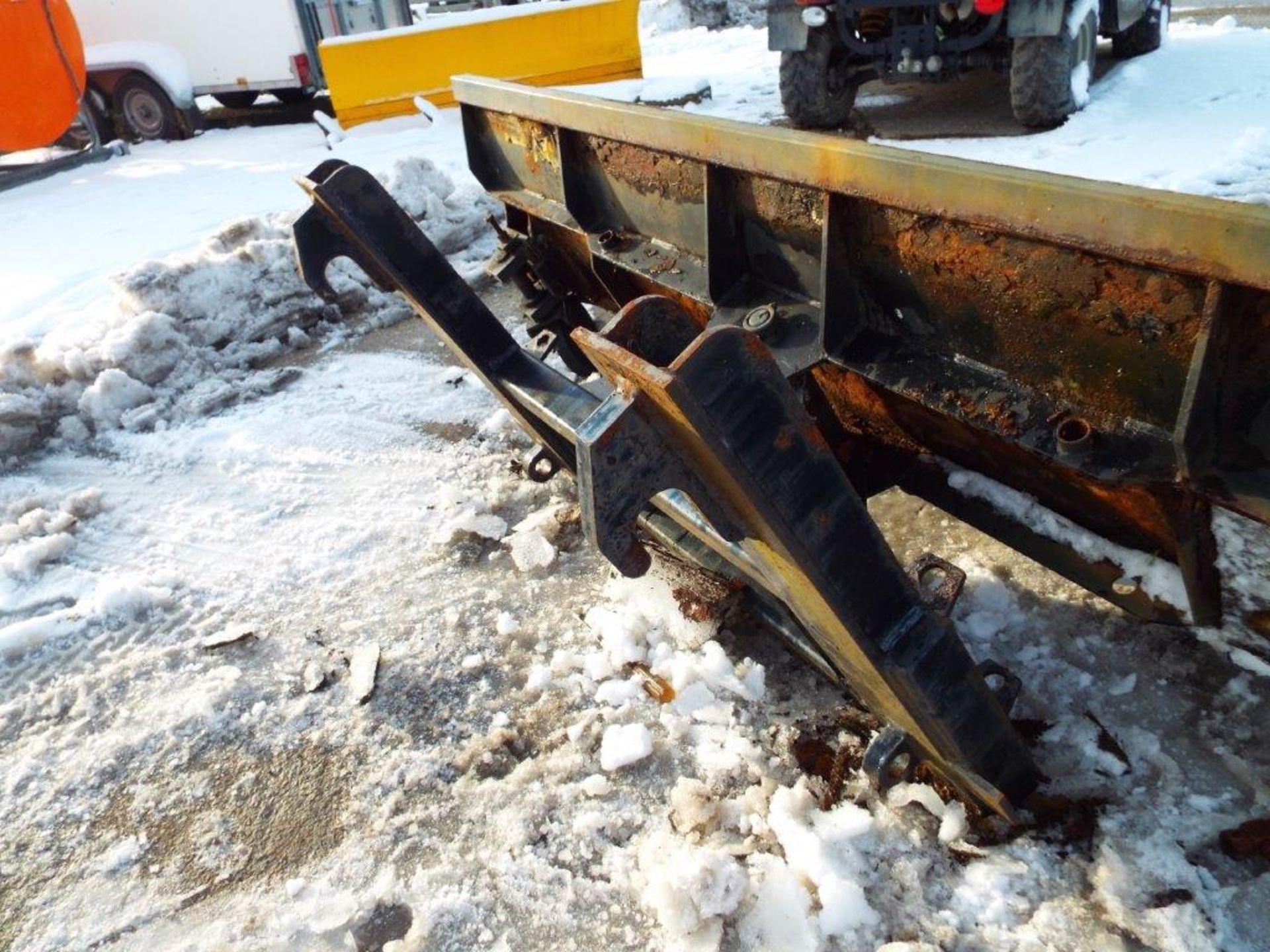 JCB 2.5m Snow Plough Attachment - Image 5 of 8