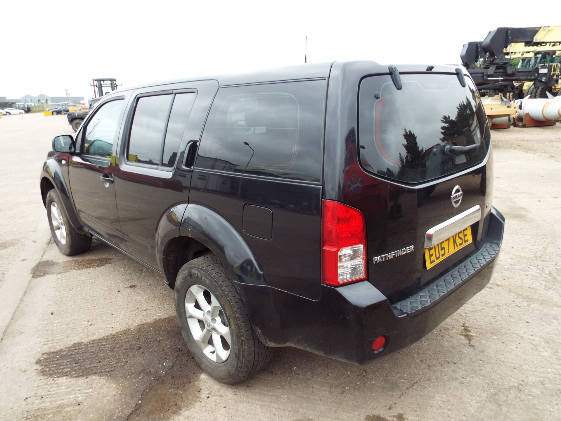 Nissan Pathfinder 2.5DCi Trek - Image 5 of 21