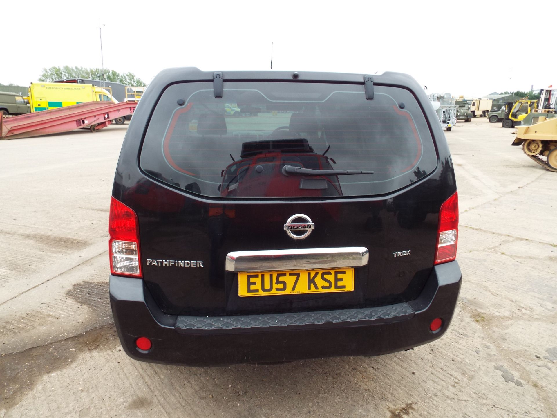 Nissan Pathfinder 2.5DCi Trek - Image 6 of 21