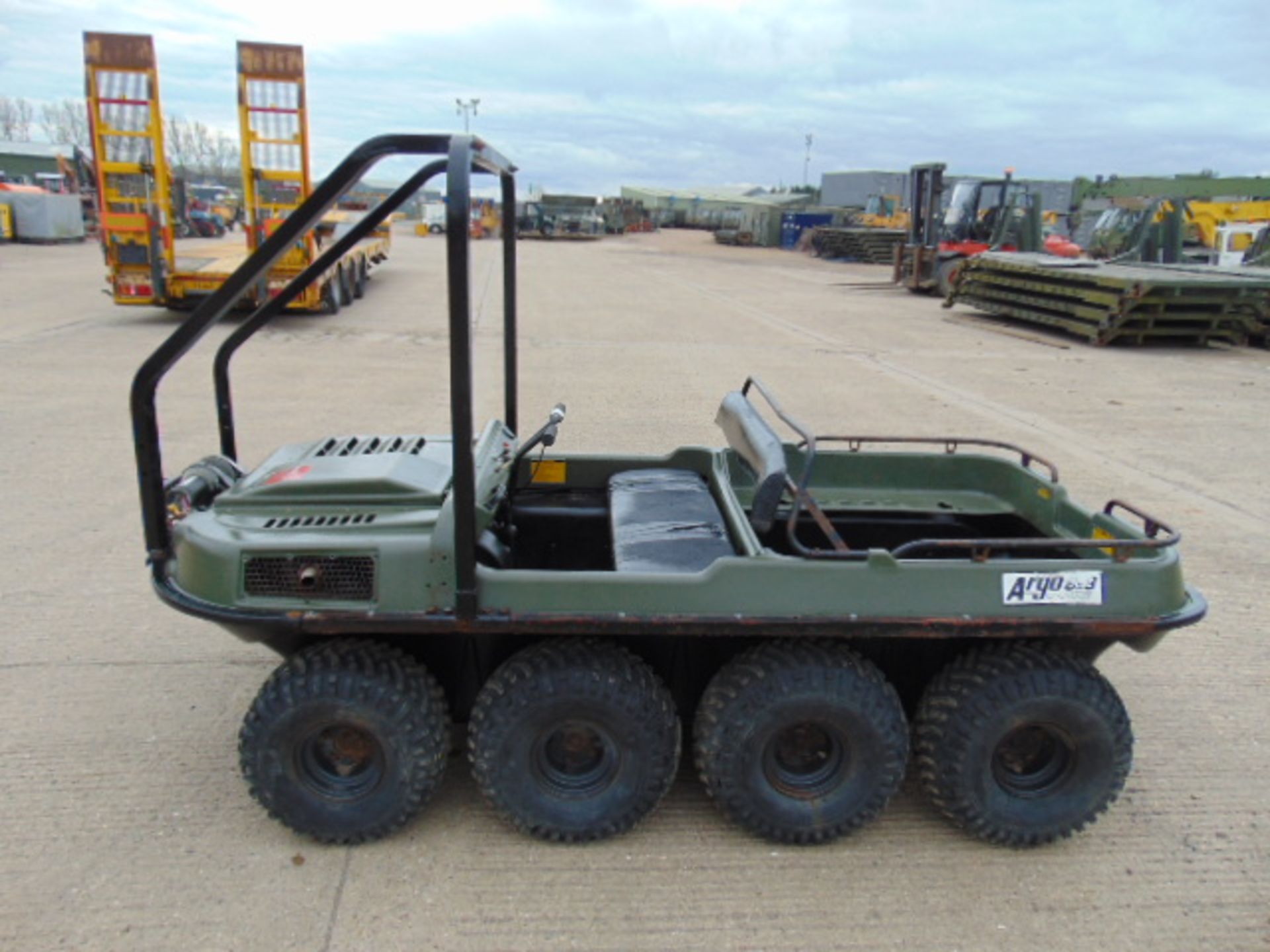 Argocat 8x8 Response Amphibious ATV with Front Mounted Winch - Image 4 of 28