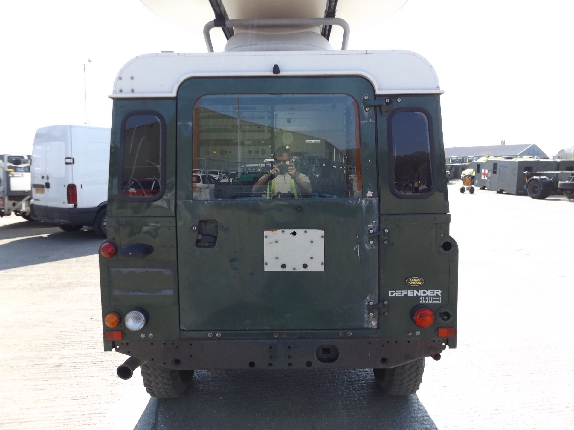 SATCOM/Communications Land Rover Defender 110 TD5 - Image 7 of 22