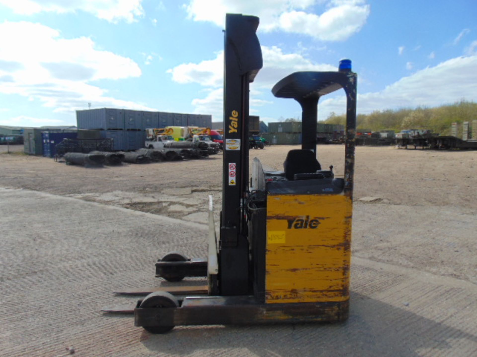 Yale MR16 Ride On Electric High Lift Reach Truck c/w Charger - Bild 6 aus 29