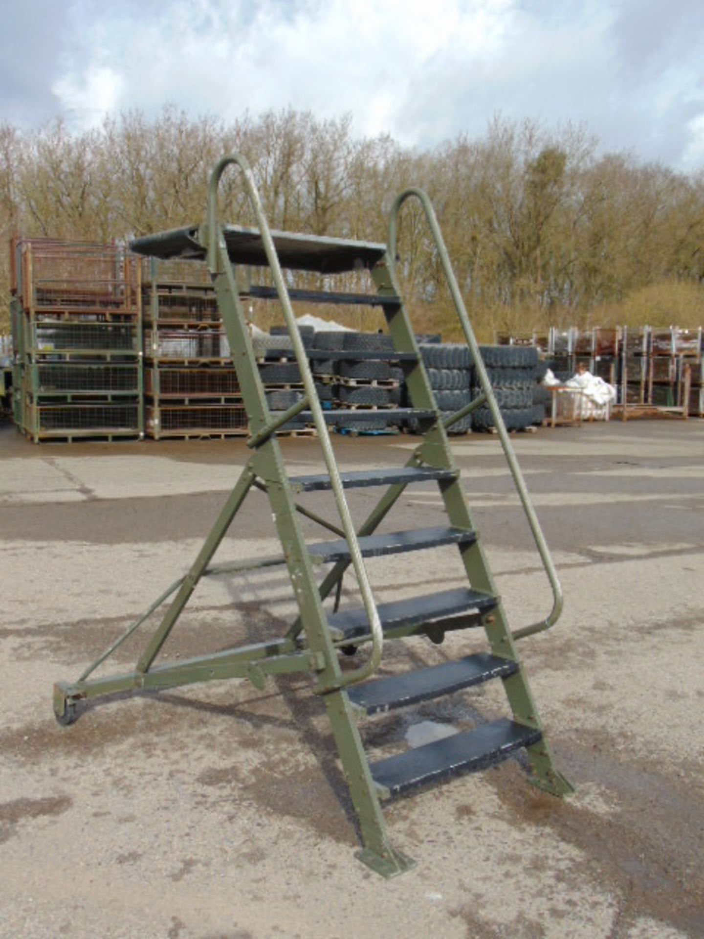 2.2m 9-Step Mobile Access Ladder