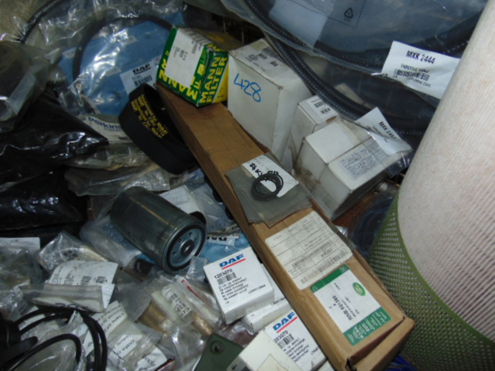 Mixed Stillage of Land Rover and Truck Parts - Image 8 of 9