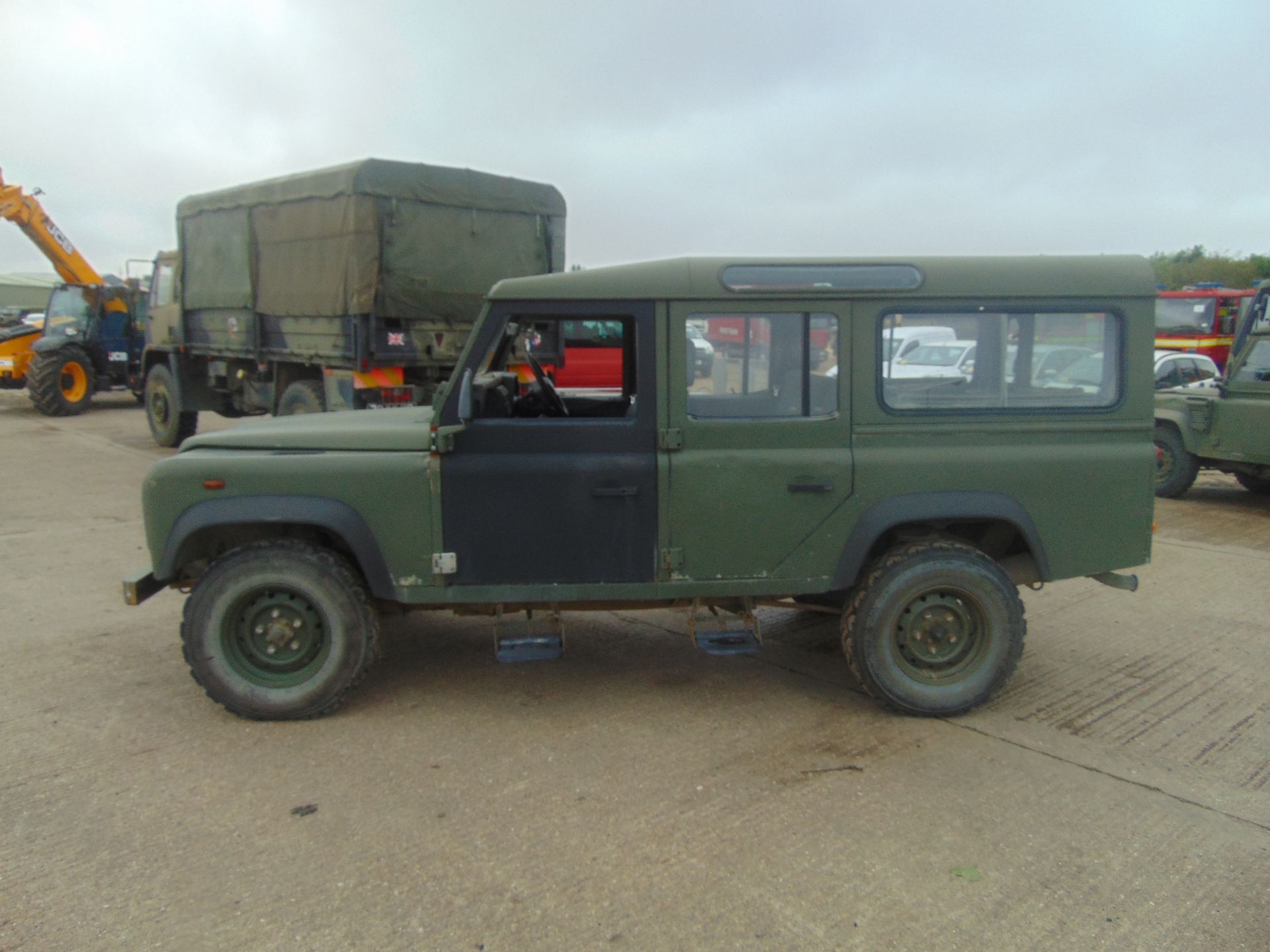 Land Rover Defender 110 TD5 Station Wagon - Bild 4 aus 25