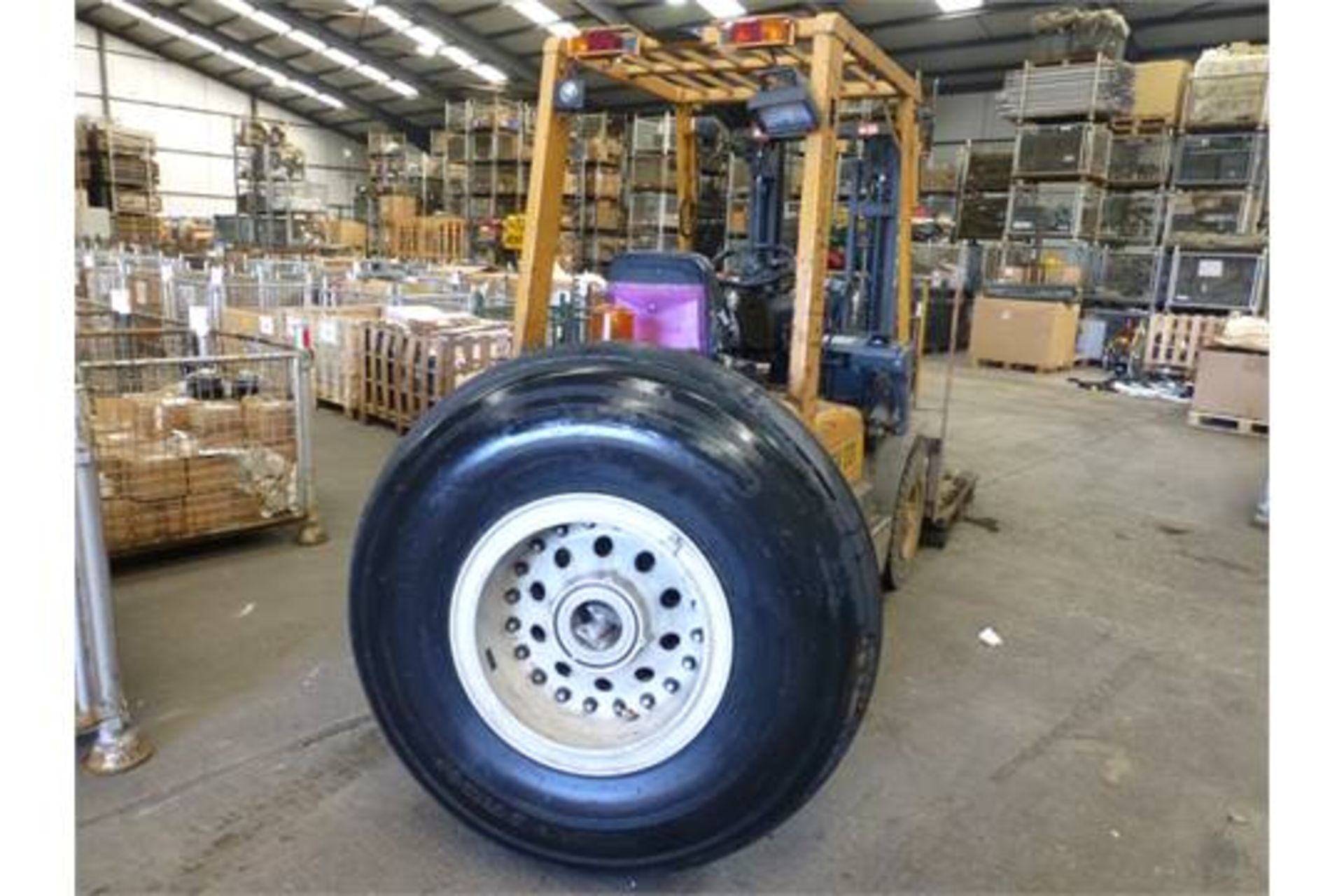 VC10 Aircraft Tyre and Rim - Image 2 of 8