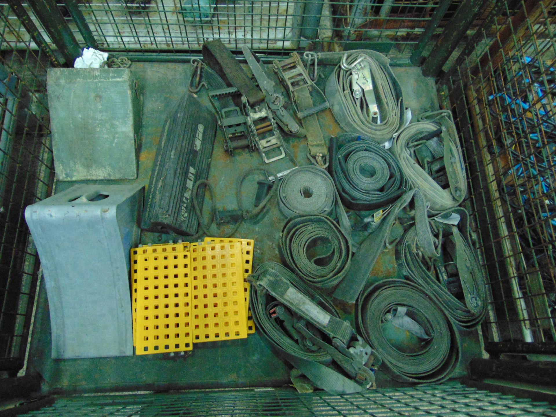 Stillage of Ratchets, Straps and Wheel Chocks - Image 4 of 4