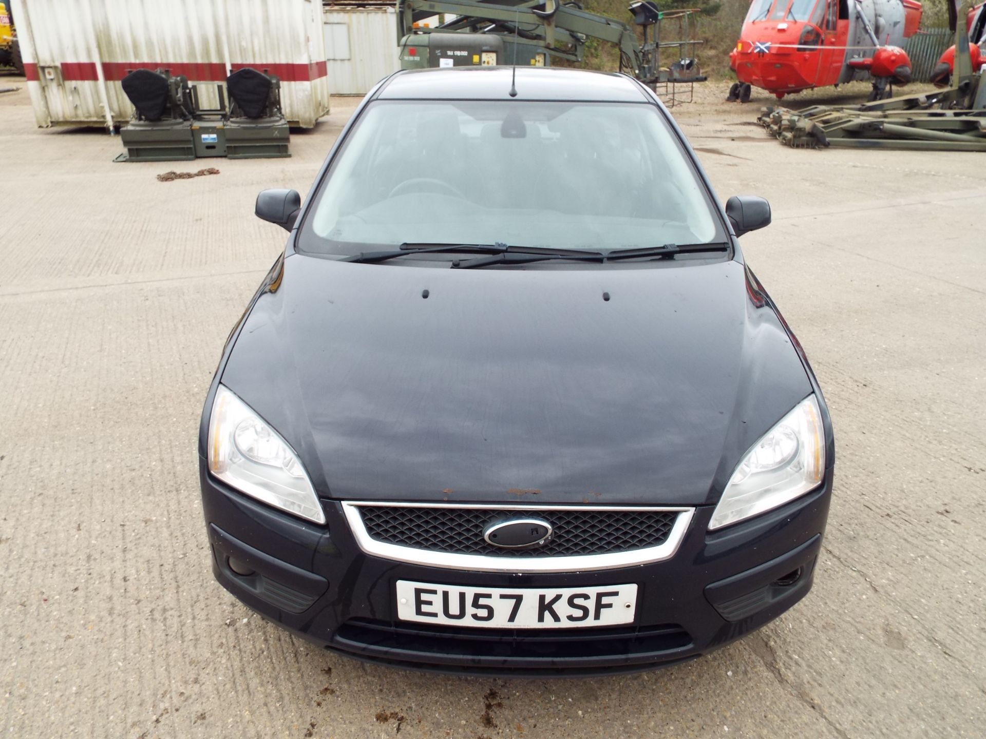 Ford Focus Ghia 1.8TDCi 4 Door Saloon - Image 2 of 21