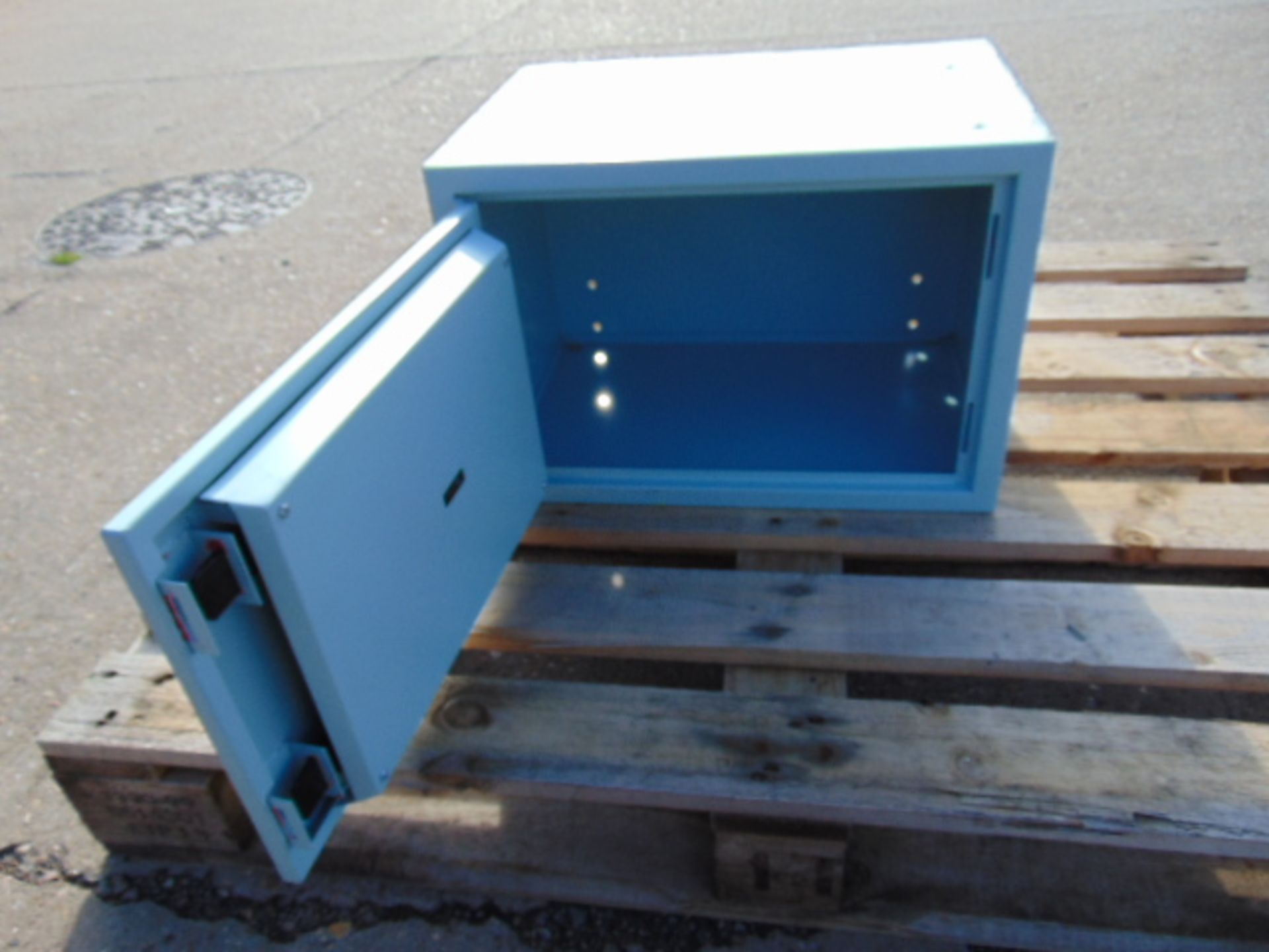 Lockable Safe Box