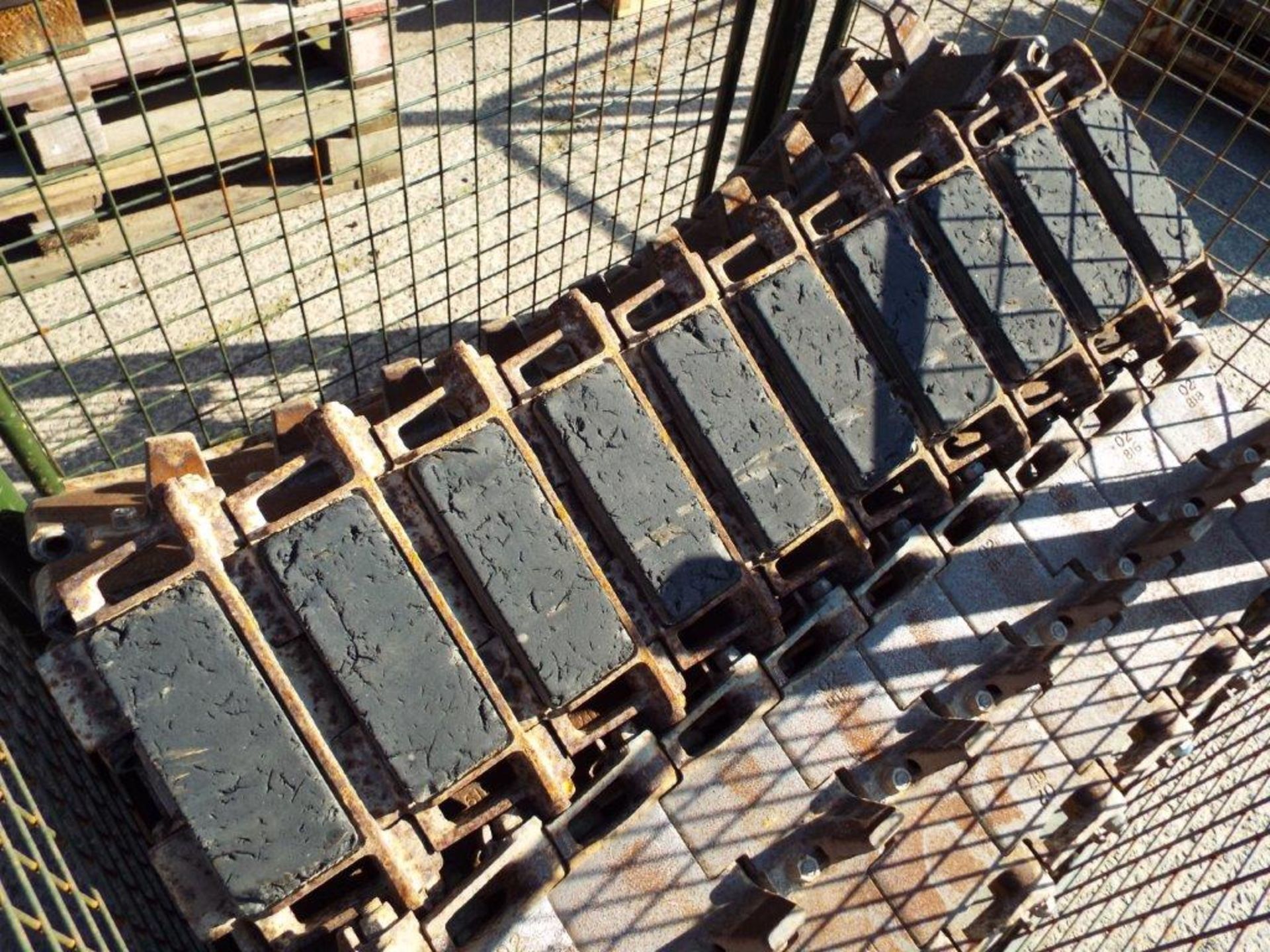Approx 9 x FV432 10 Link Track Sections - Image 2 of 6
