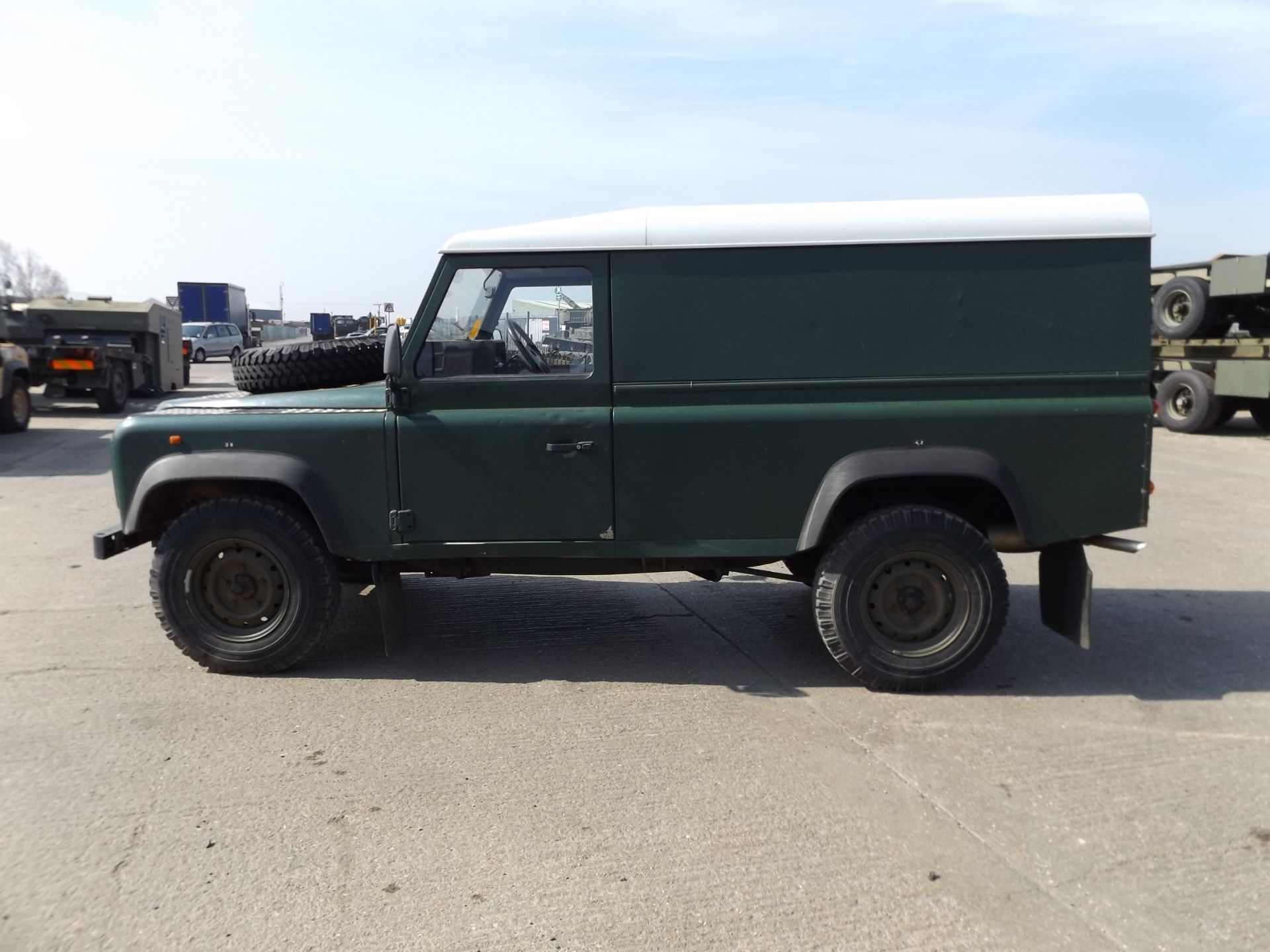 Land Rover 110 Hard Top 300TDI - Bild 4 aus 19