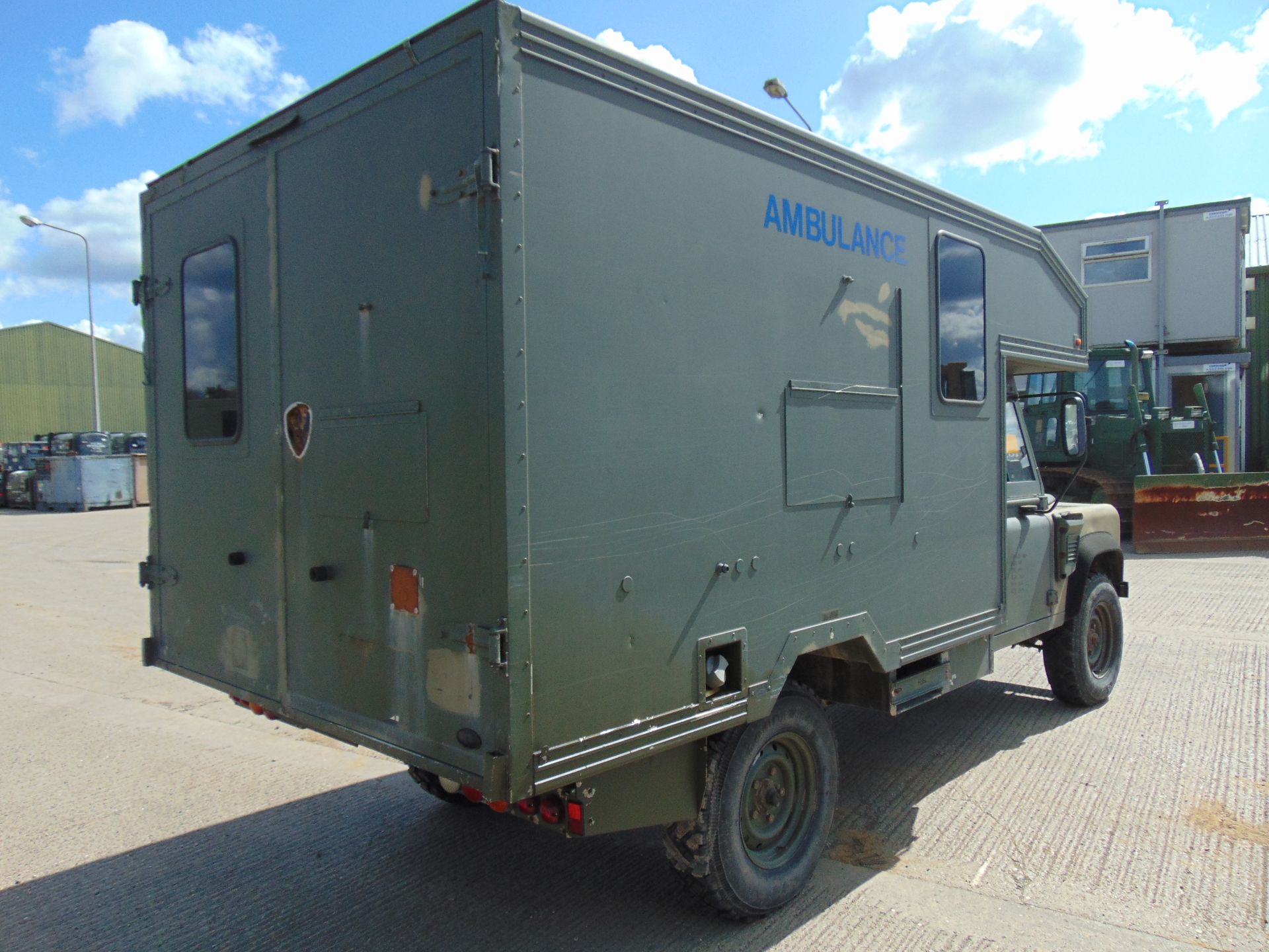 Military Specification Land Rover Wolf 130 ambulance - Bild 8 aus 20