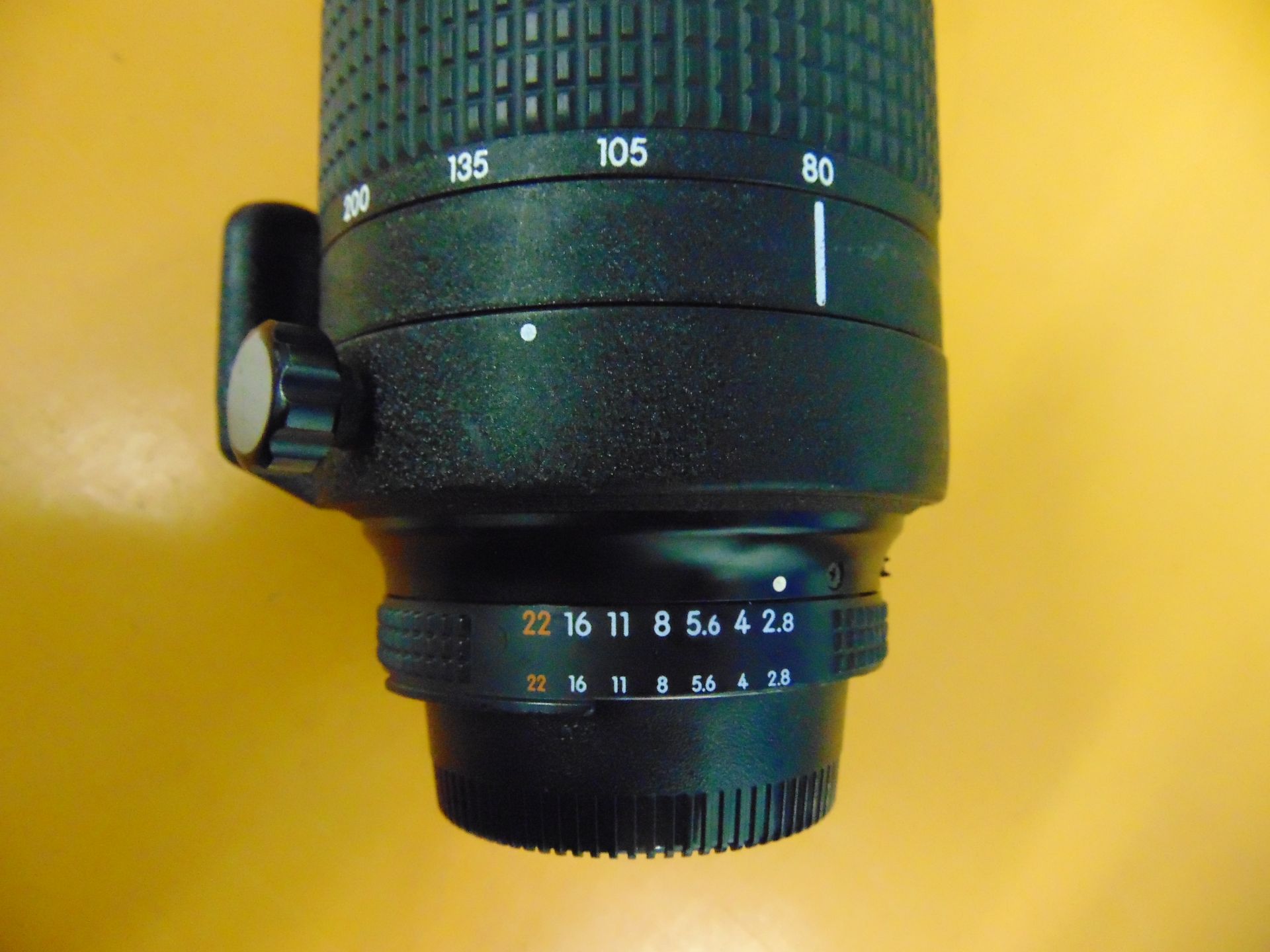 Nikon ED AF Nikkor 80-200mm 1:2.8 D Lense with Leather Carry Case - Bild 4 aus 8