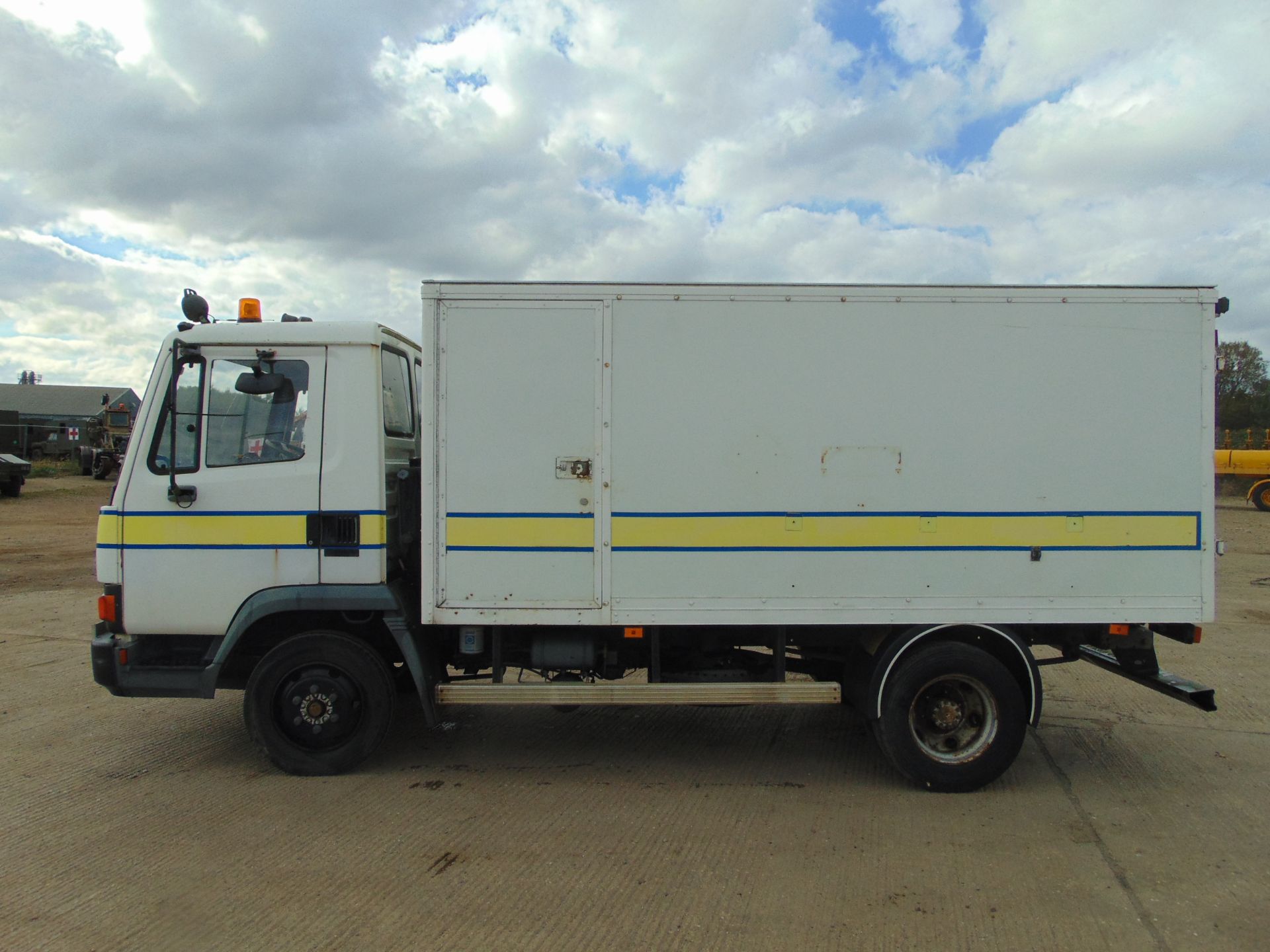 DAF 45 160T Truck with Insulated Body - Image 4 of 22
