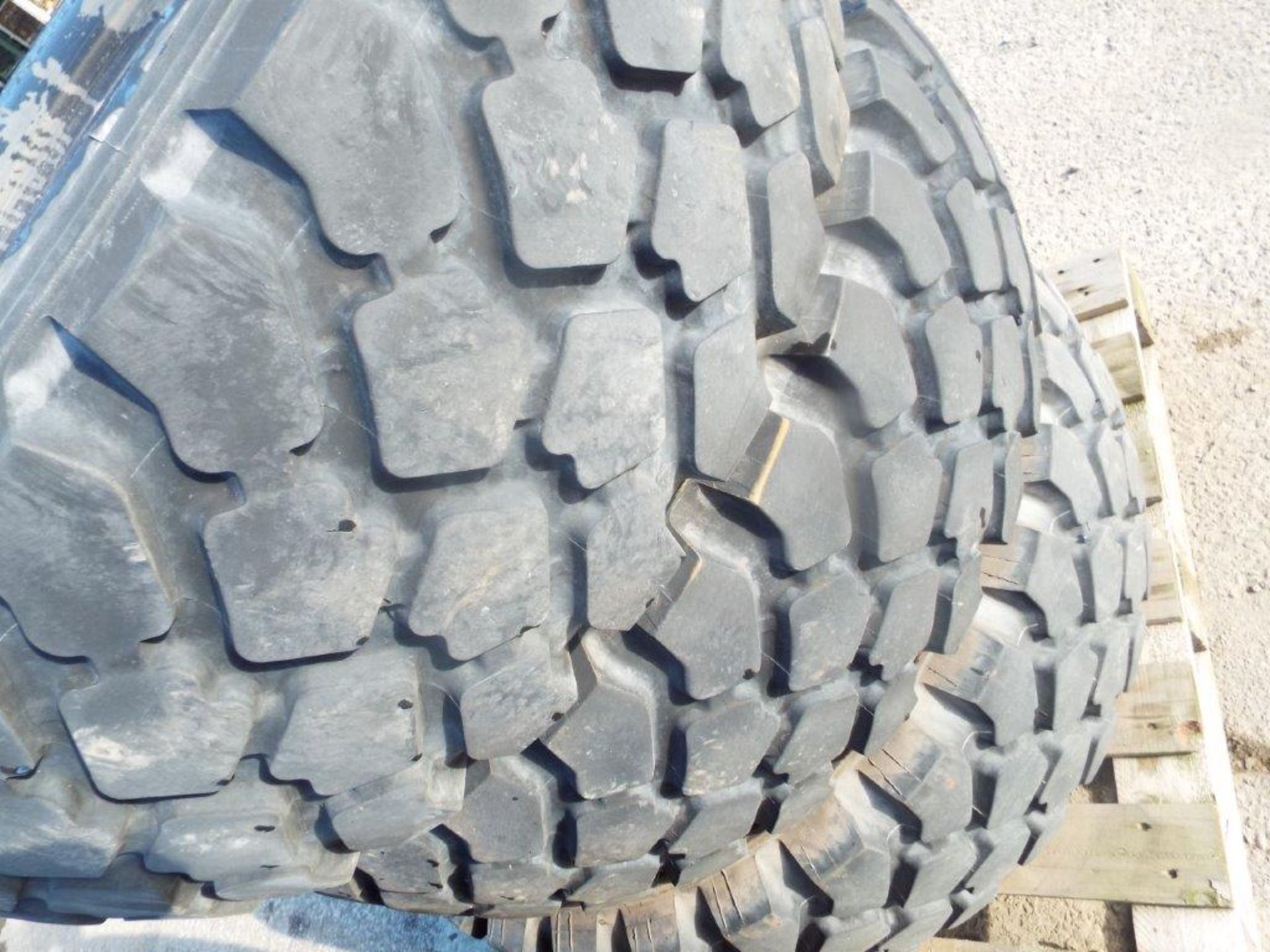 5 x Michelin XZL 395/85 R20 Tyres - Image 3 of 7