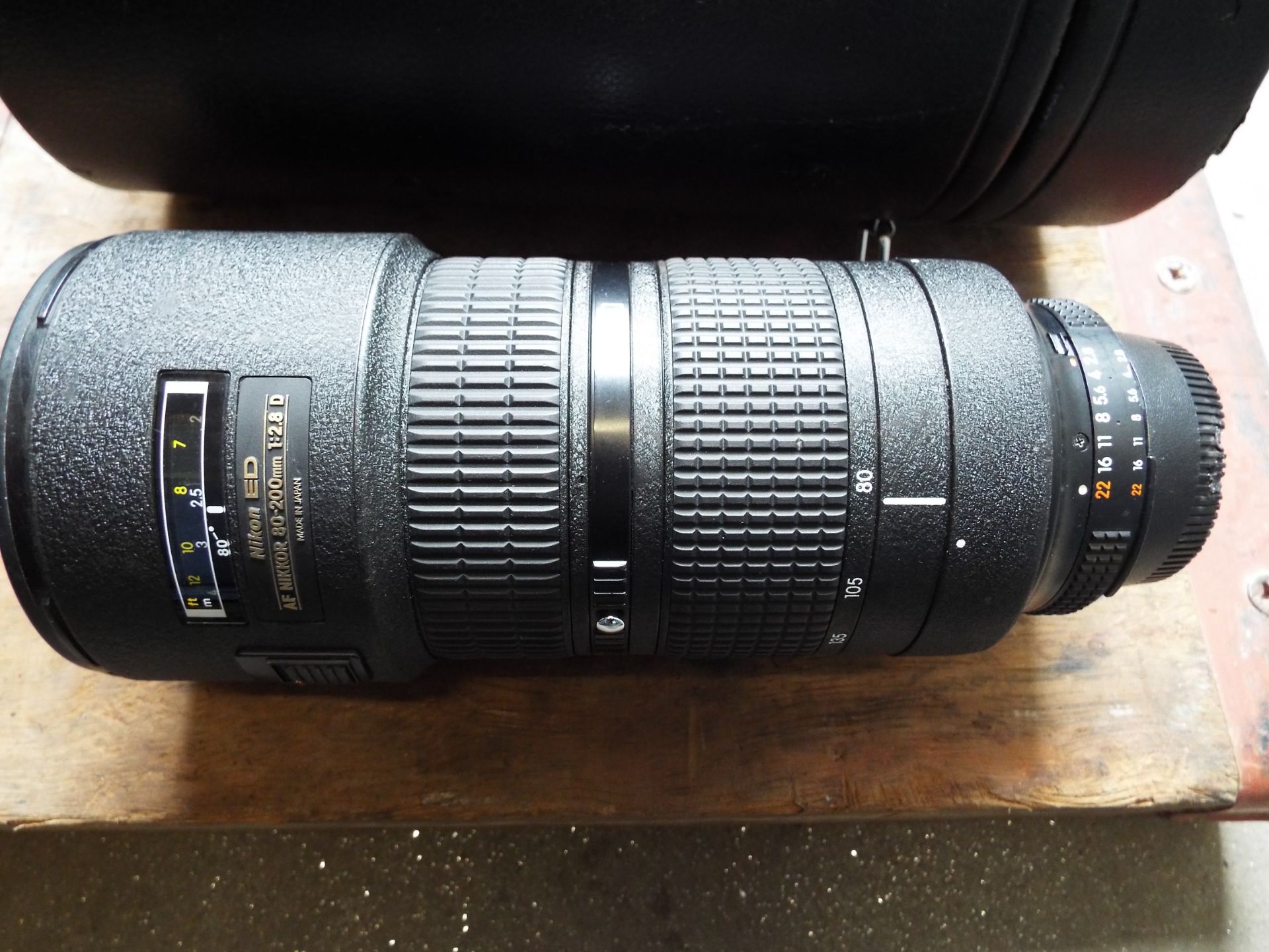 Nikon ED AF Nikkor 80-200mm 1:2.8 D Lense with Leather Carry Case - Image 2 of 7