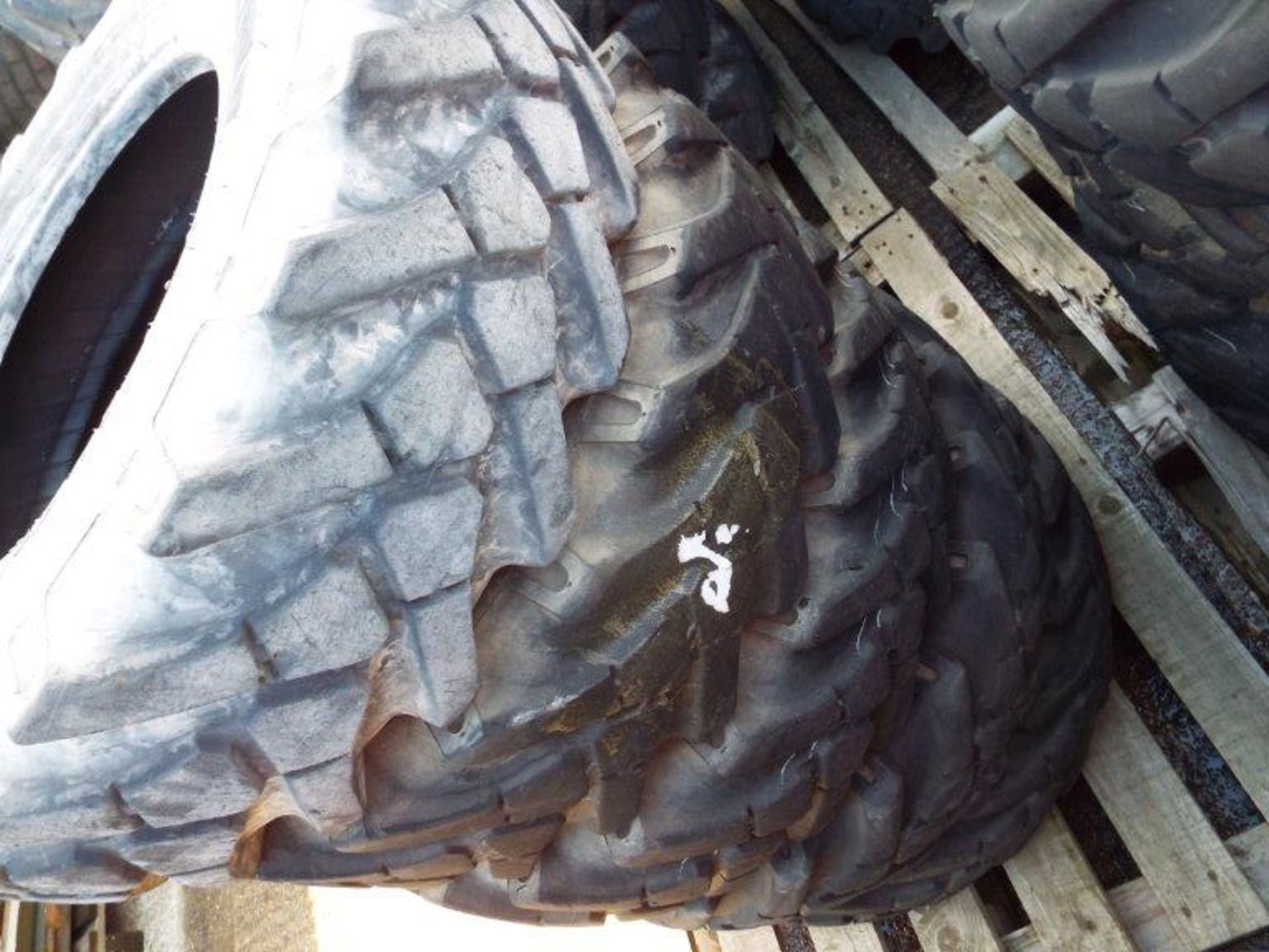 Approx 200 x Mixed JCB Telehandler Tyres - Image 21 of 38