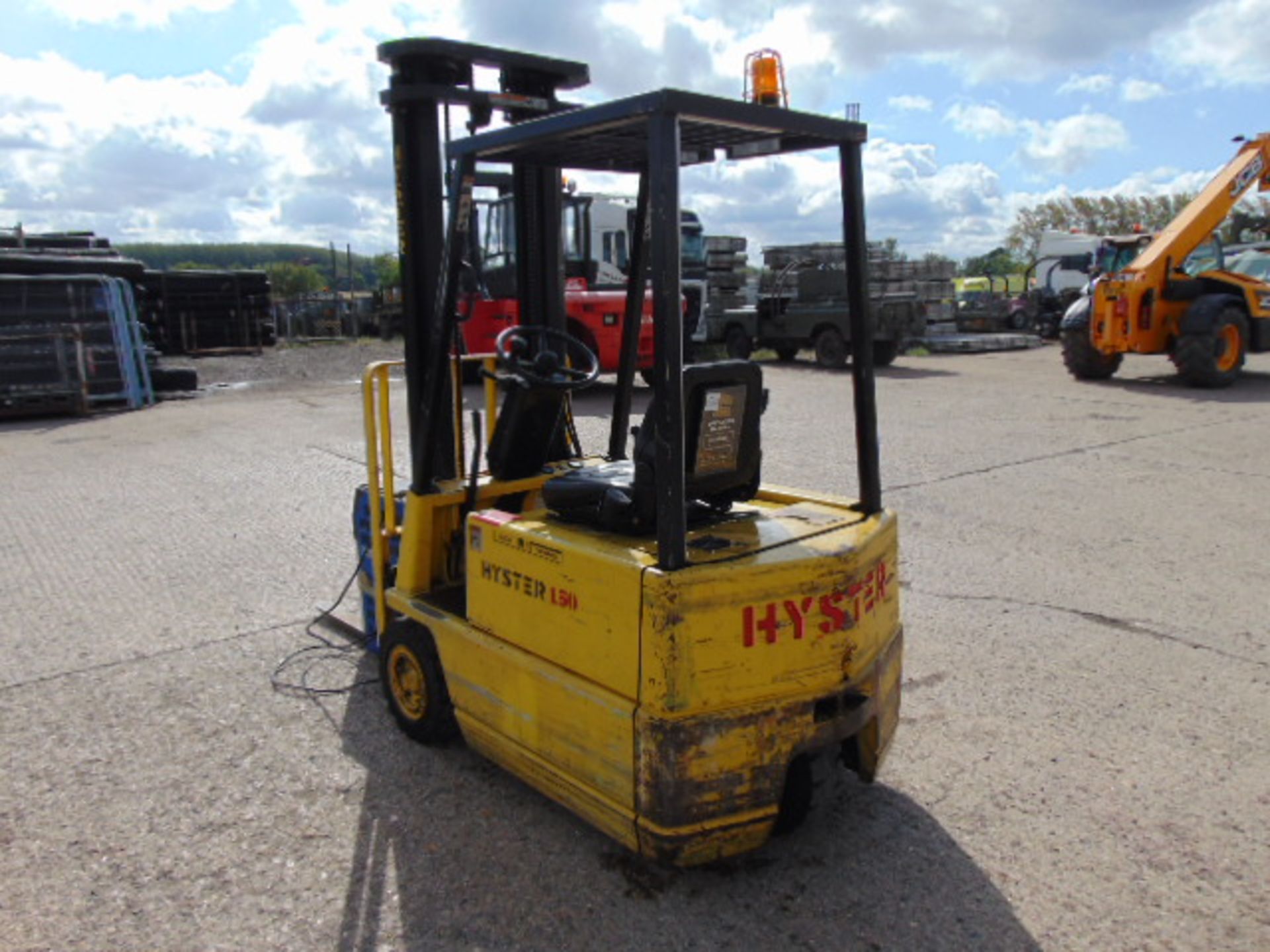 Hyster A1.50XL Electric Forklift with sideshift - Image 9 of 15