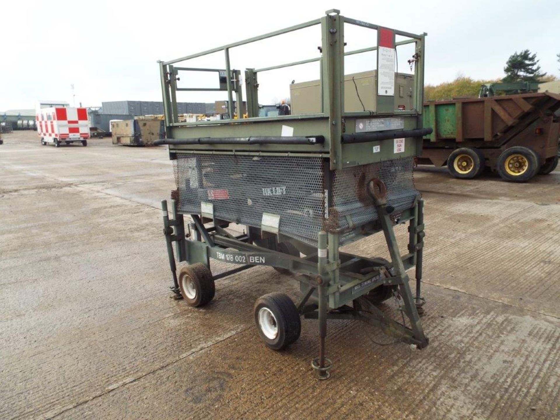 UK Lift 4m Mobile Hydraulic Work Platform