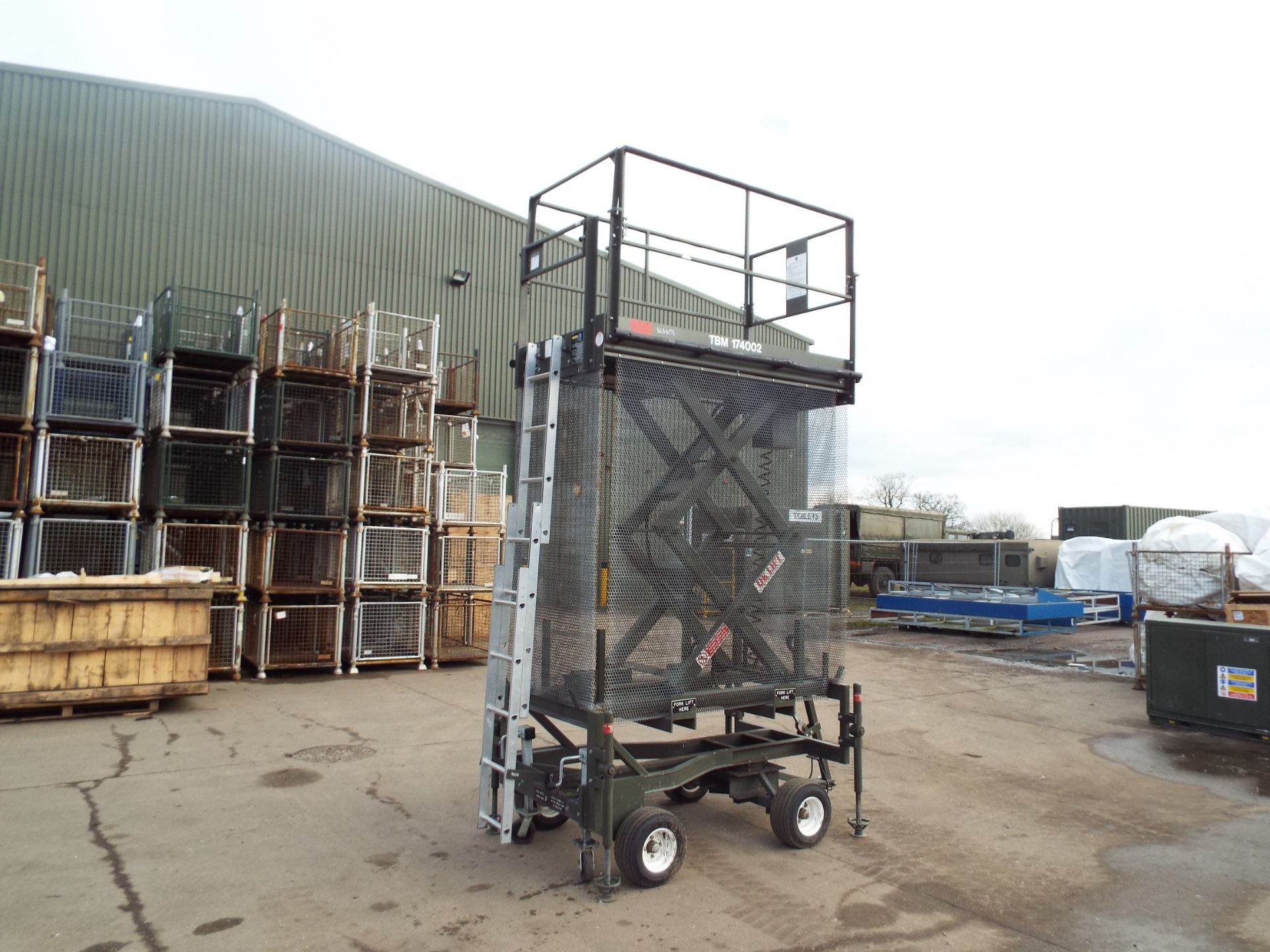 UK Lift 4m Mobile Hydraulic Work Platform - Image 9 of 17