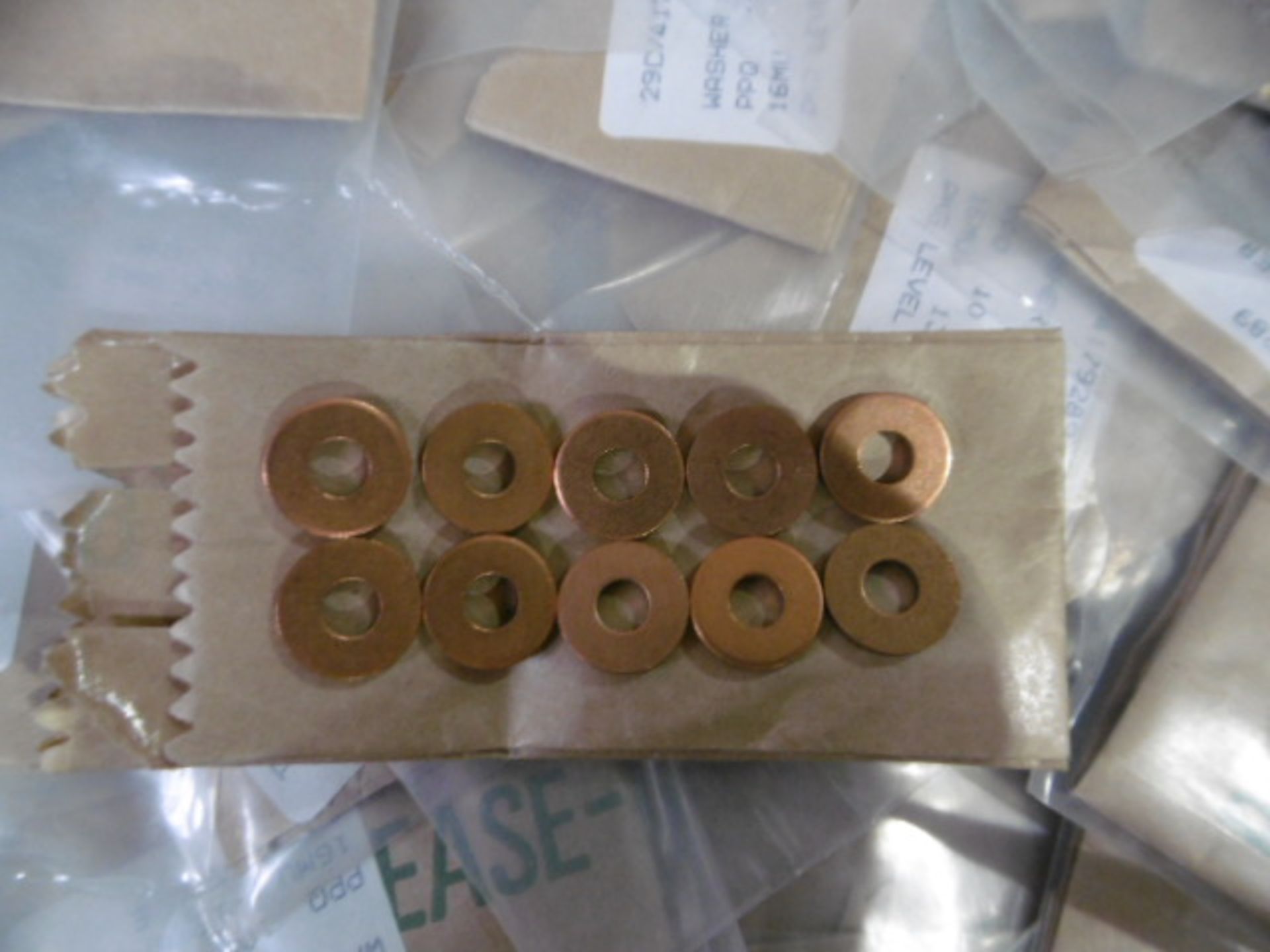 Approx 3300 x Packs of 10 Copper Washers - Image 2 of 3