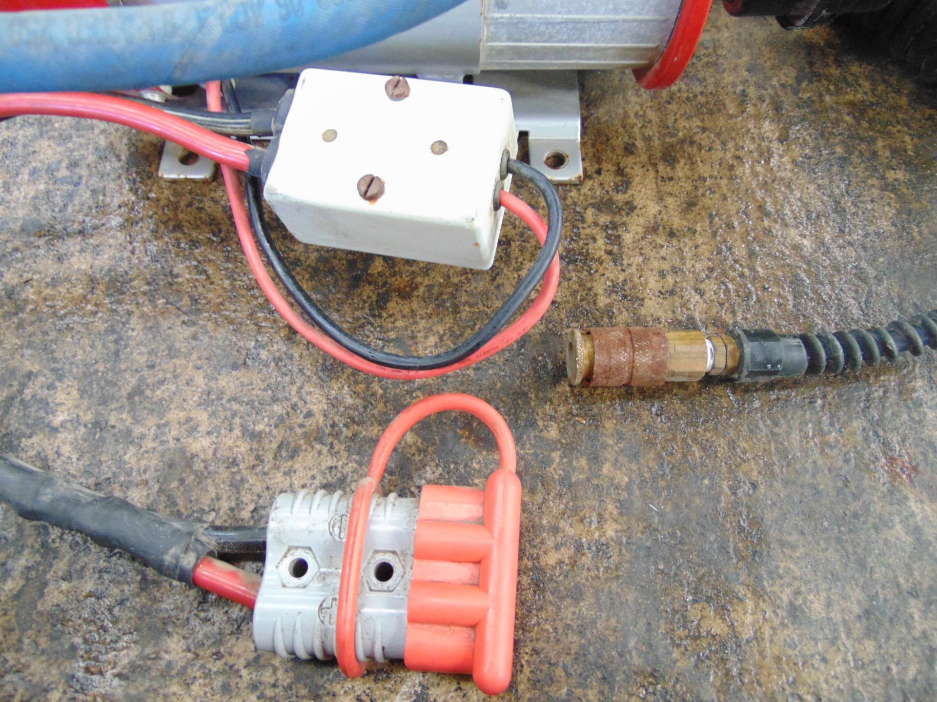Extremeaire 12V Air Compressor - Image 6 of 6
