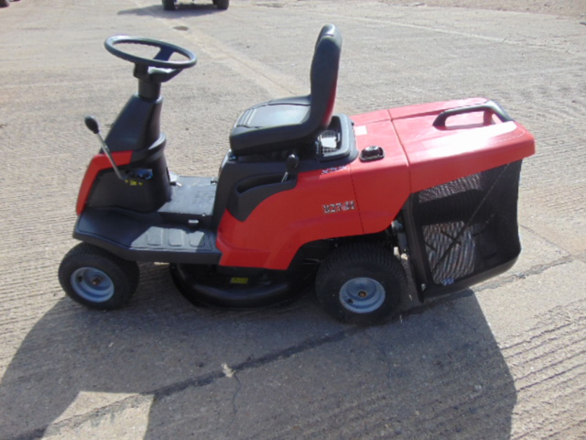 Mountfield 827H Ride On Mower - Bild 4 aus 14