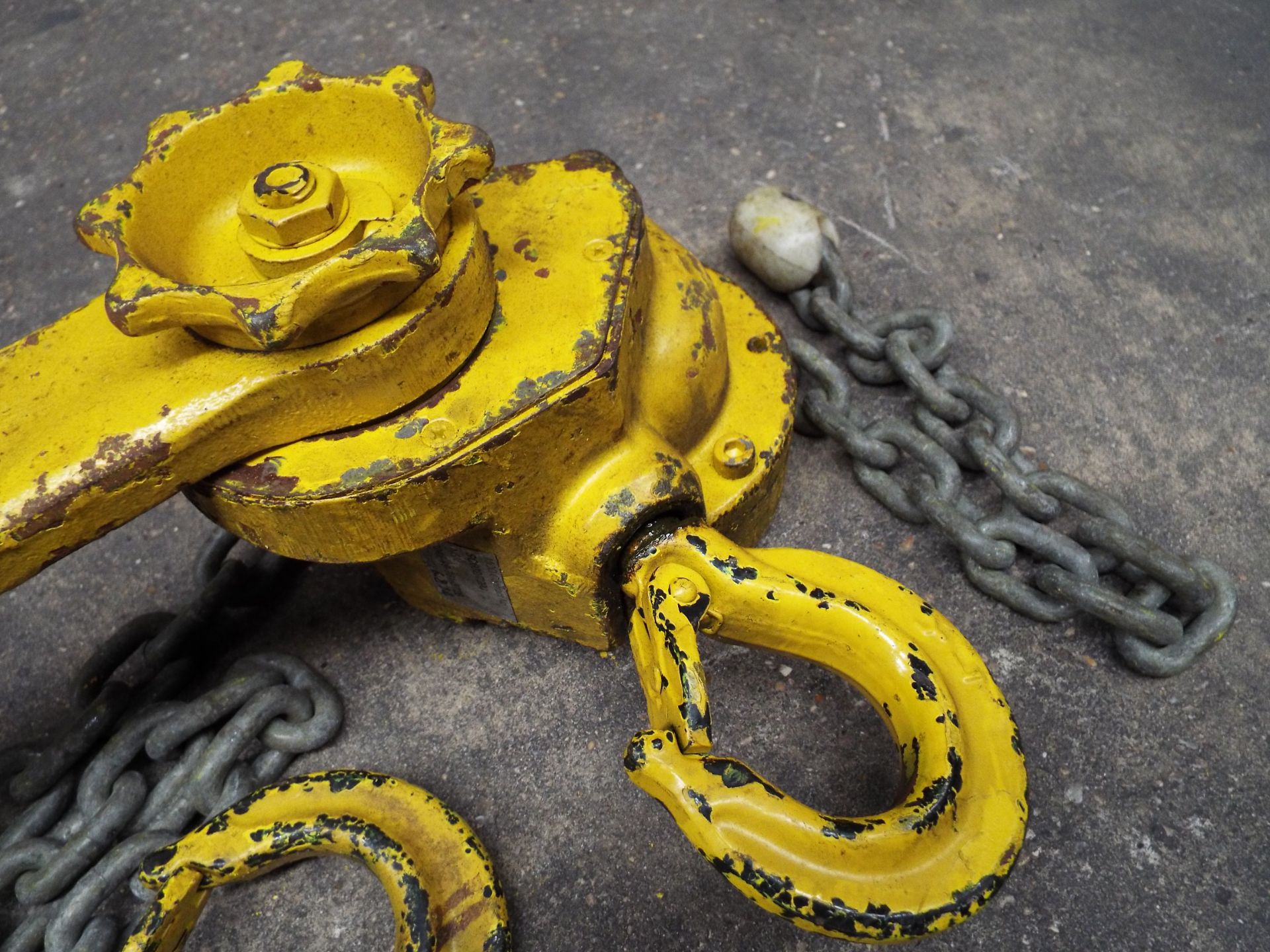 1.5 Ton Yale Lever Block Chain Hoist - Image 2 of 5