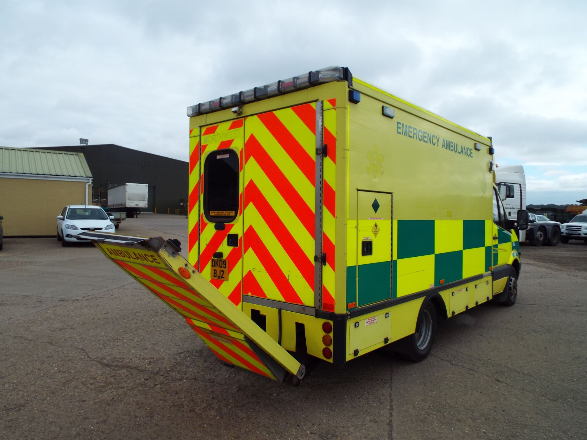 RHD Mercedes Sprinter 515 CDI Turbo Diesel Ambulance - Image 5 of 21