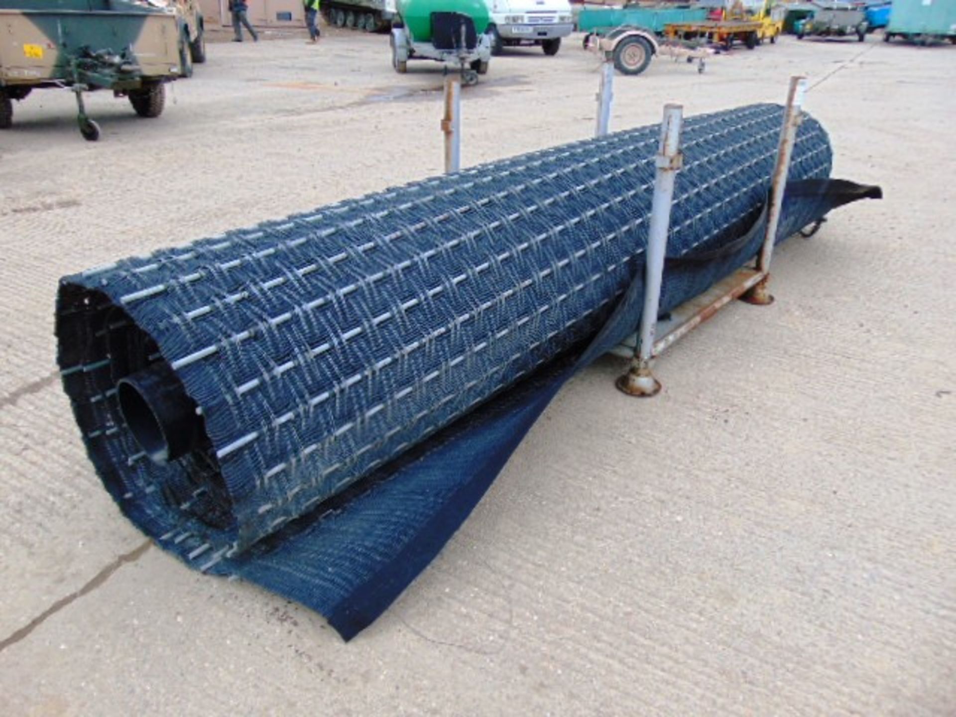 Heavy Duty Mammoth Mat Temporary Roadway 30m x 4m - Bild 4 aus 5