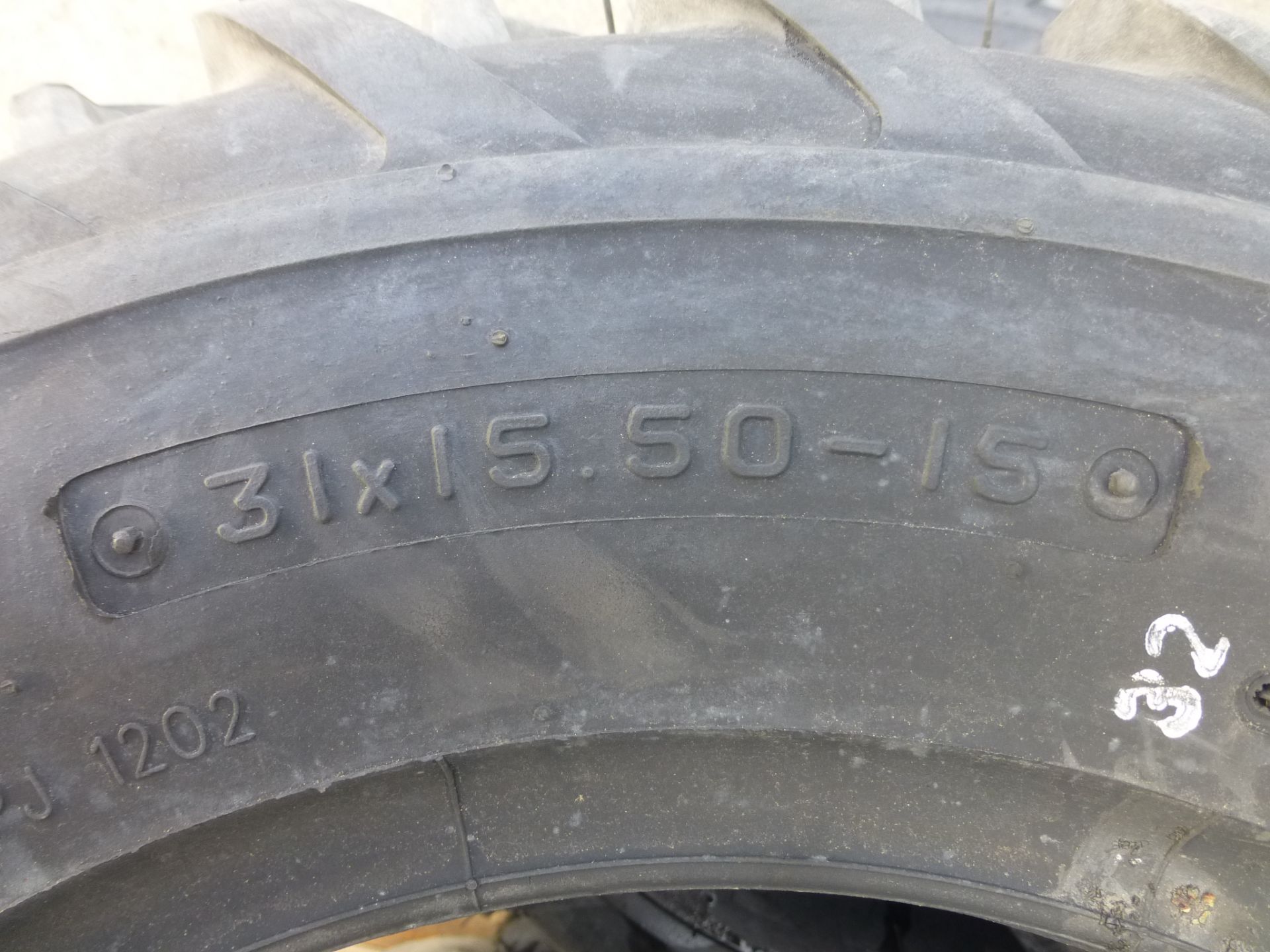 3 x Simex Treadlite 31x15.50-15 Tyres - Image 5 of 5