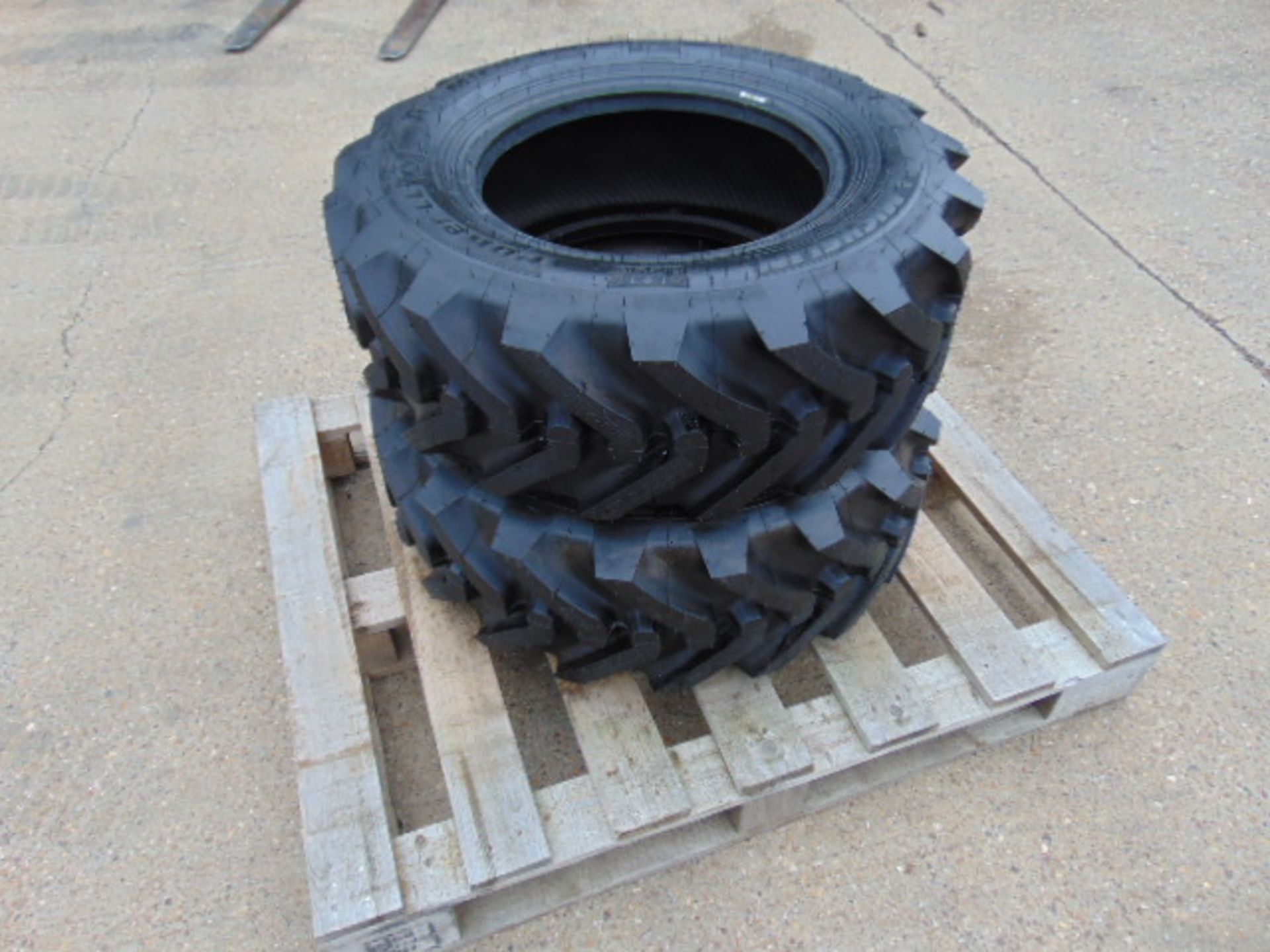 2 x Michelin Power CL 280/80-18 Tyres - Image 4 of 5