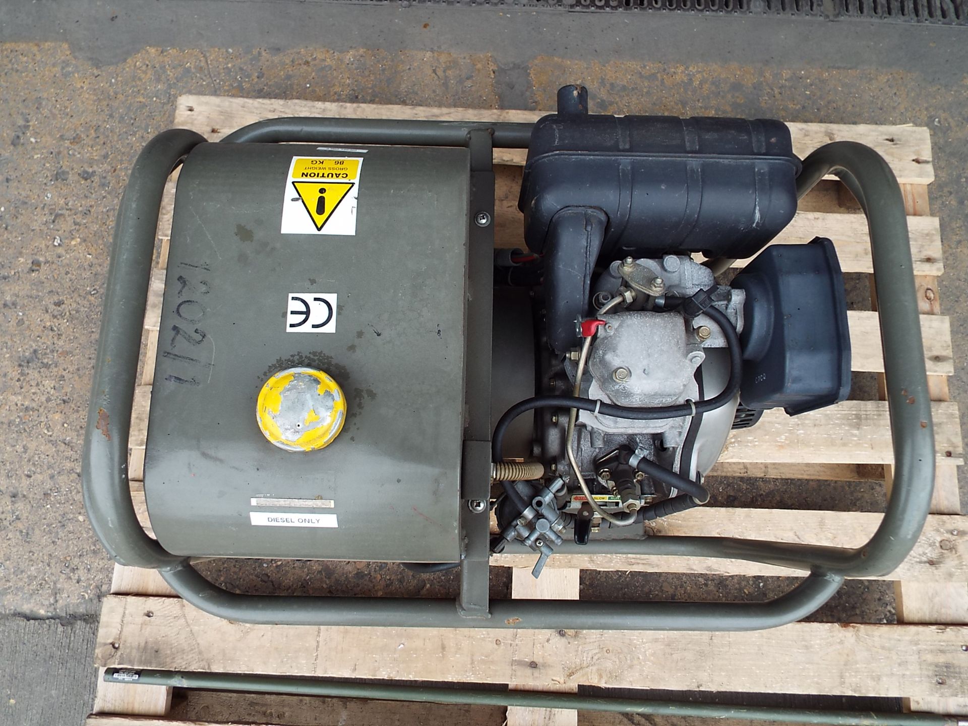 Harrington / Yanmar 1 kW, 28.5V Diesel Generator / Battery Charger - Bild 6 aus 9