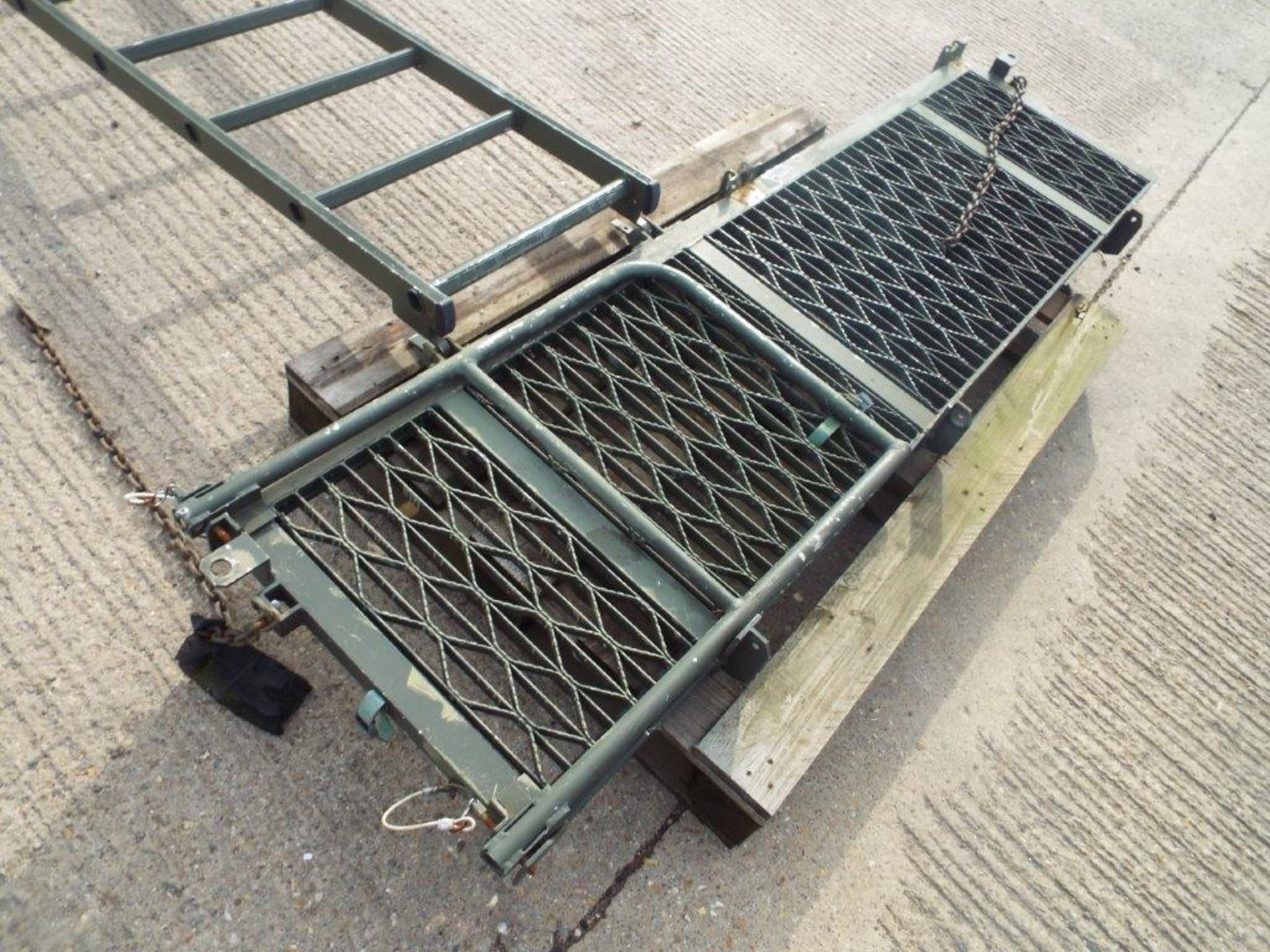 Heavy Duty Gangway / Side Platform Assy with Ladder - Bild 3 aus 7