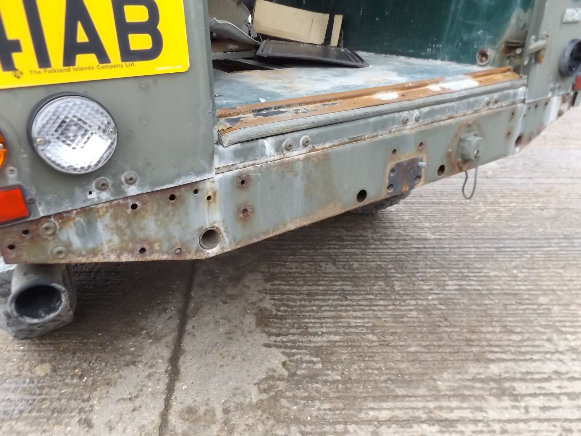 Land Rover Defender 110 TD5 suitable for spares or repairs - Image 14 of 19