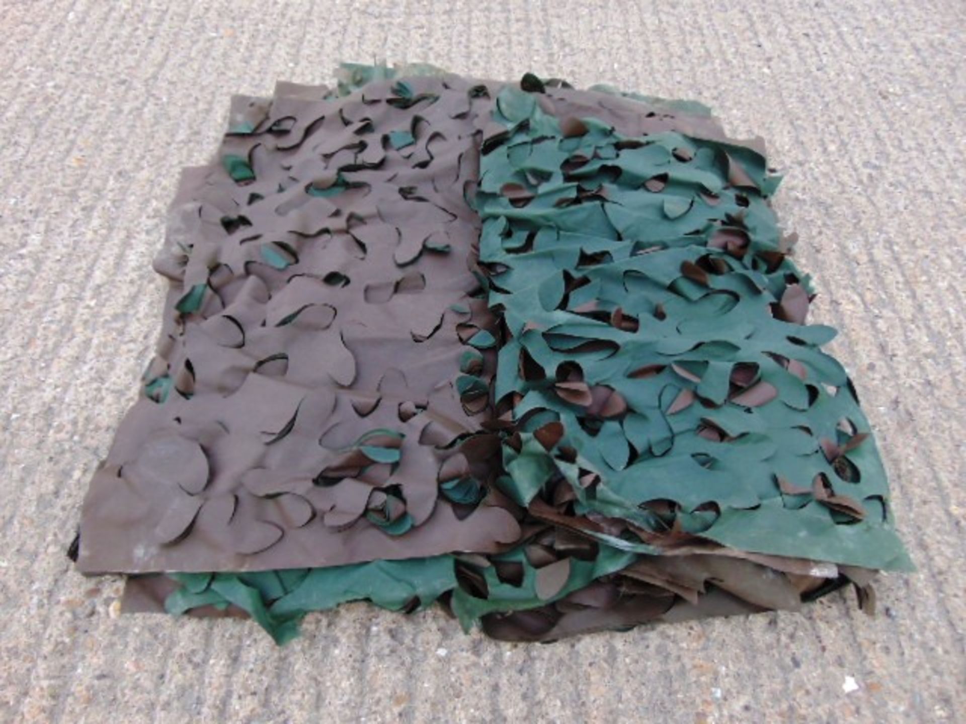 50 x Woodland Camouflaged Netting Repair Panels - Bild 3 aus 4