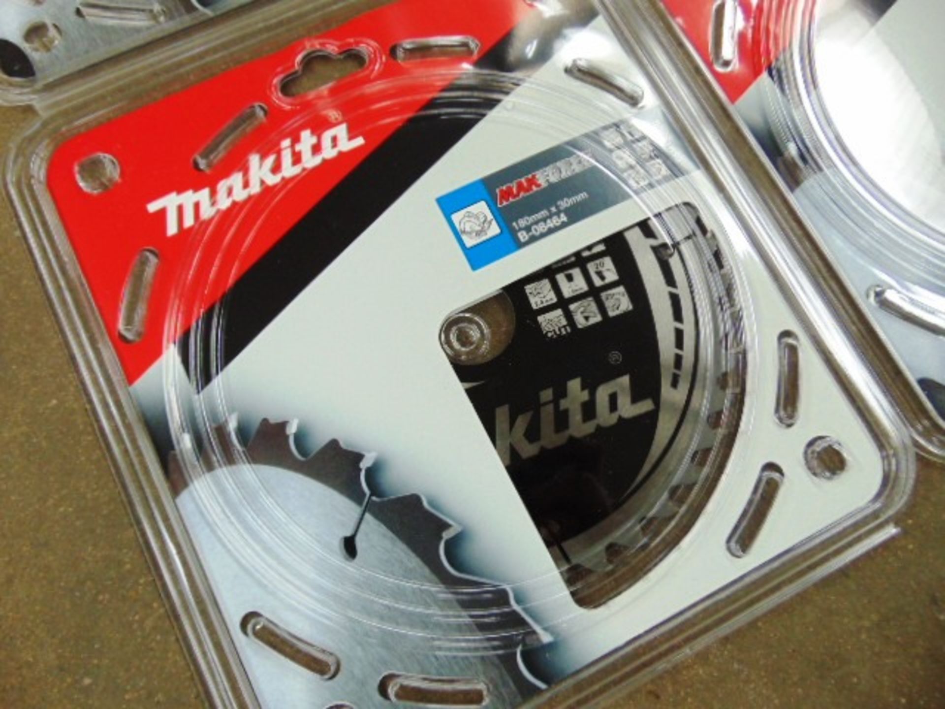 12 x Makita B-08464 180mm x 30mm x 40T MAKForce Circular Saw Blades - Image 2 of 5