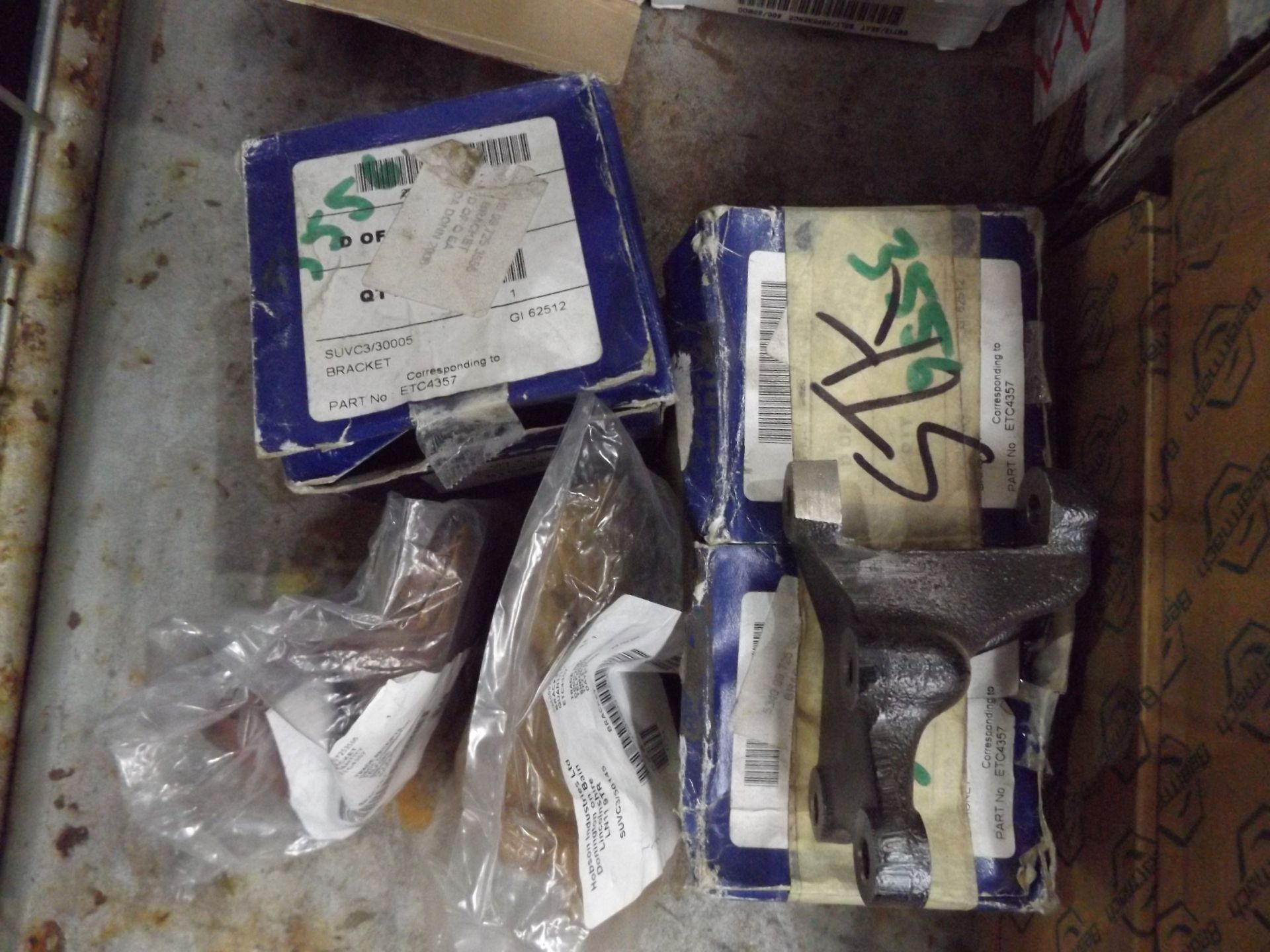 Mixed Stillage of Land Rover Parts - Image 7 of 8