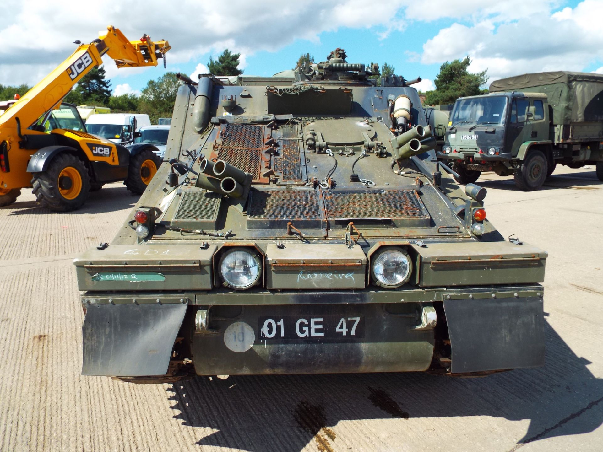 CVRT (Combat Vehicle Reconnaissance Tracked) FV105 Sultan Armoured Personnel Carrier - Bild 2 aus 29