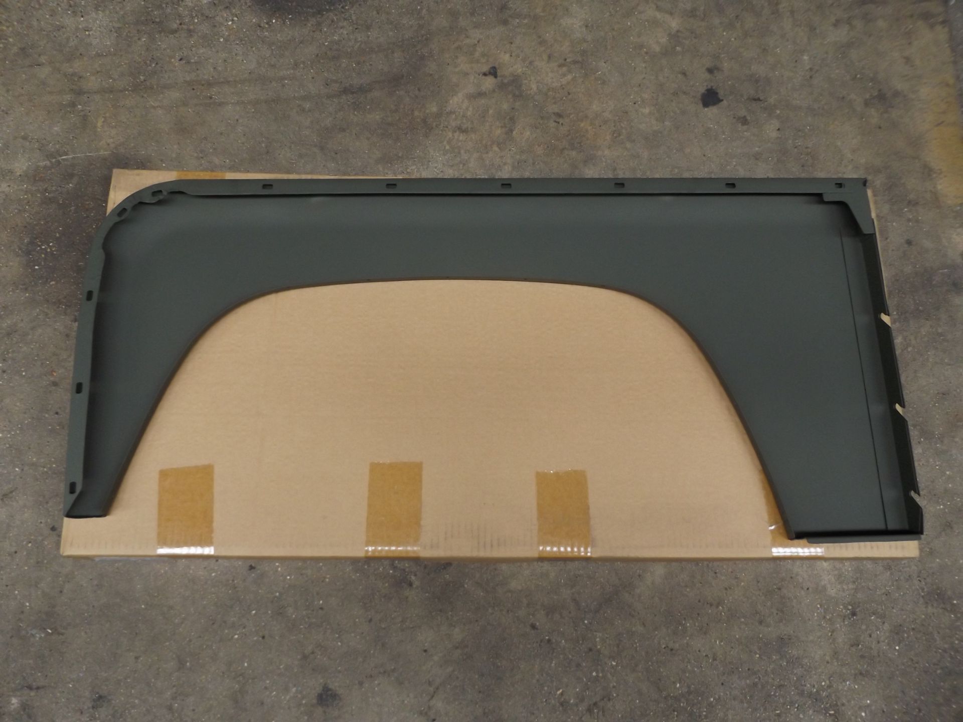 Land Rover Defender RH Outer Wing Panel RTC6351 - Image 2 of 4