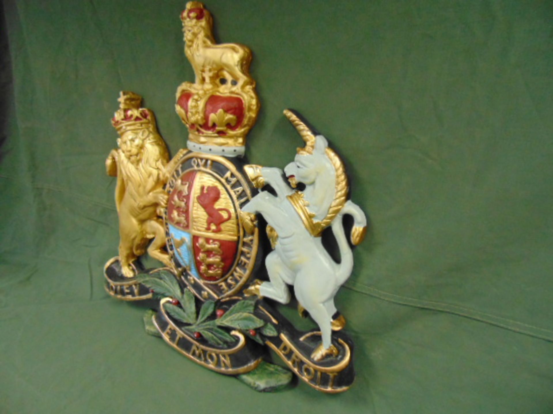 Hand Painted Large Royal Crest - Image 3 of 3