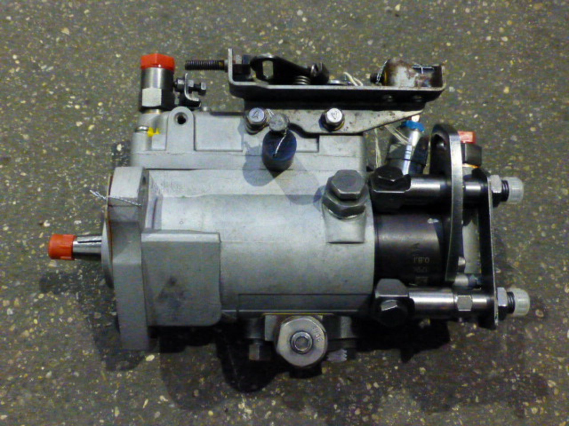 Land Rover 2.5D Fuel Injector Pump - Image 7 of 7