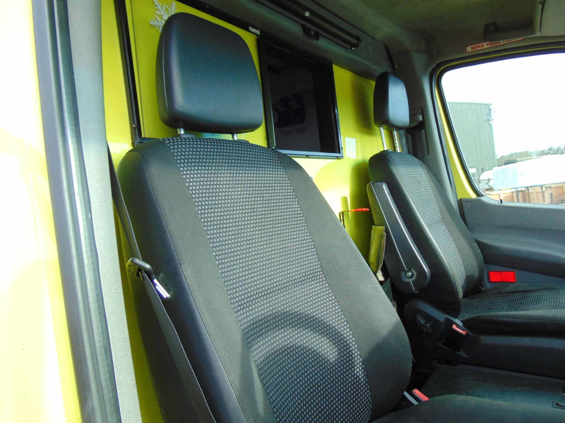Mercedes Sprinter 515 CDI Turbo Diesel Ambulance - Bild 12 aus 21